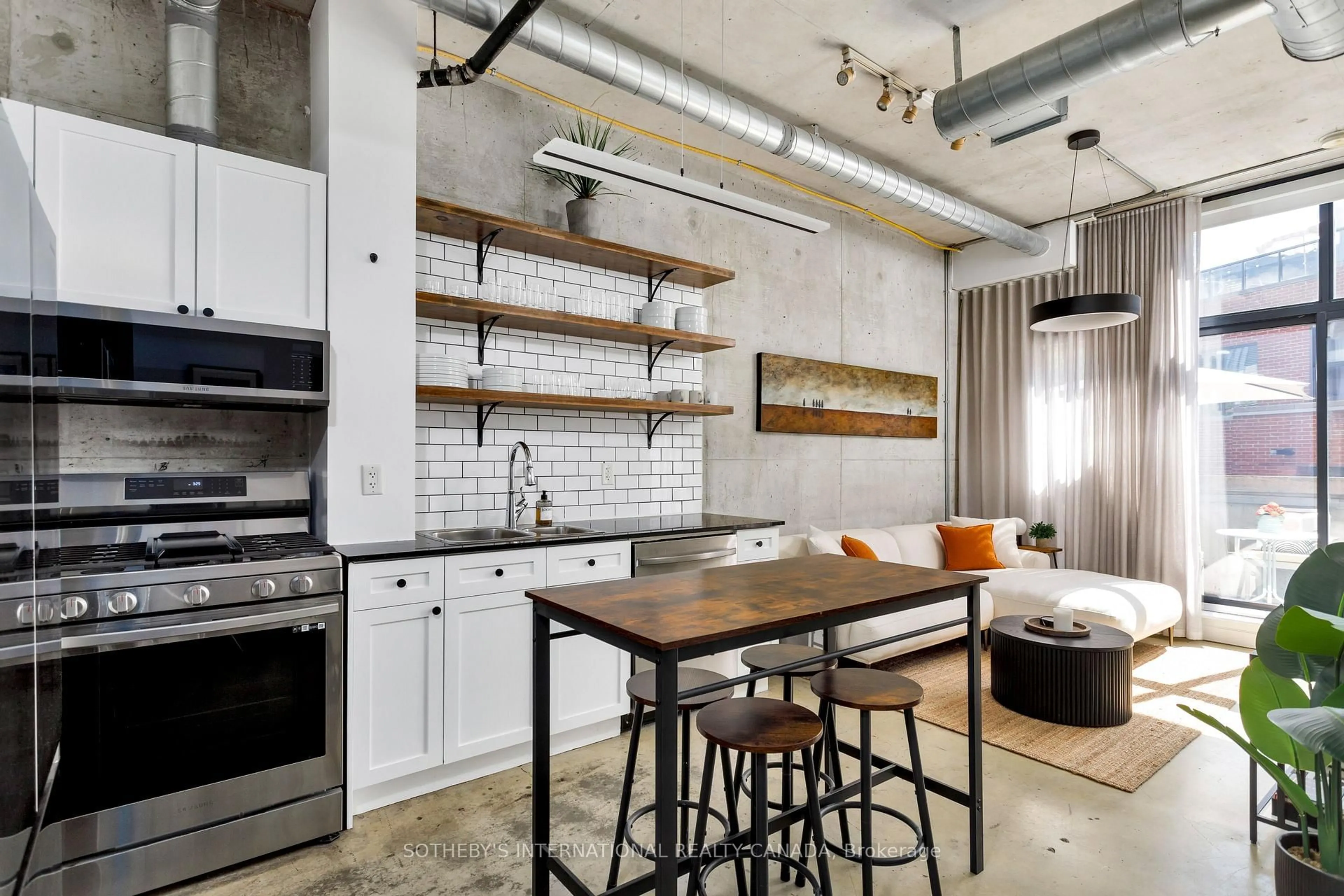 Unknown for 369 Sorauren Ave #402, Toronto Ontario M6R 3C1