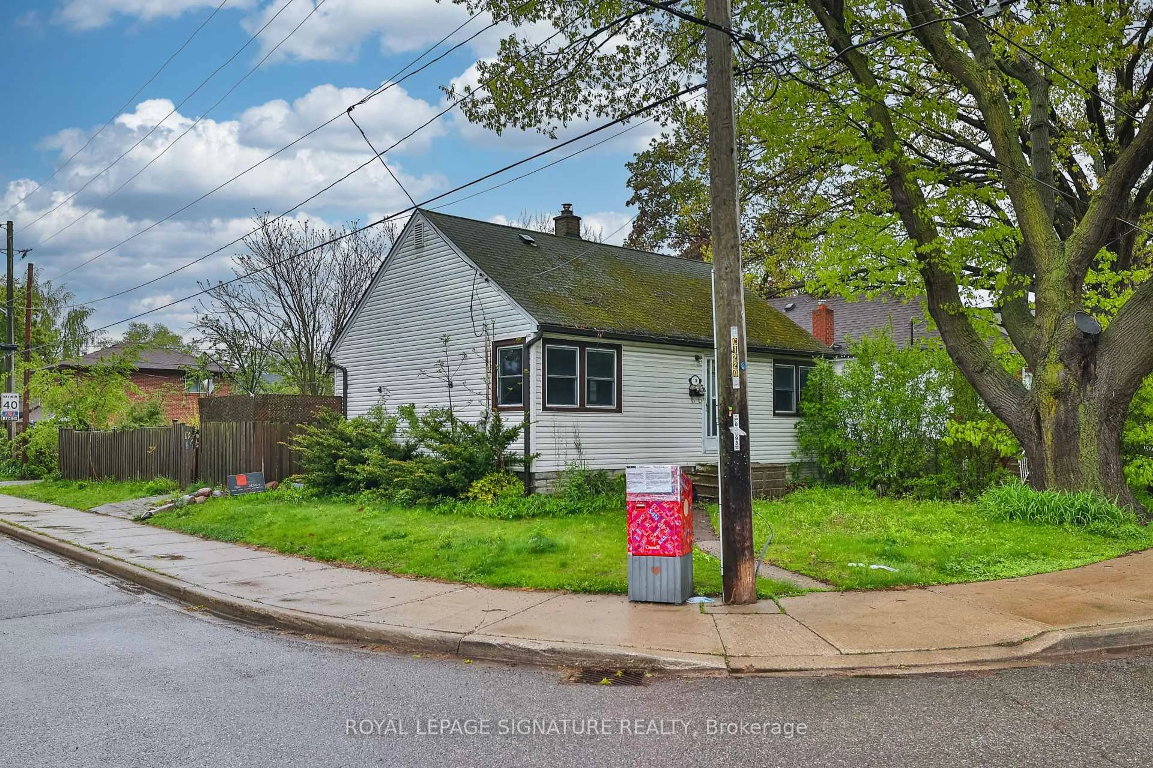 Unknown for 178 Angelene St, Mississauga Ontario L5G 1X2