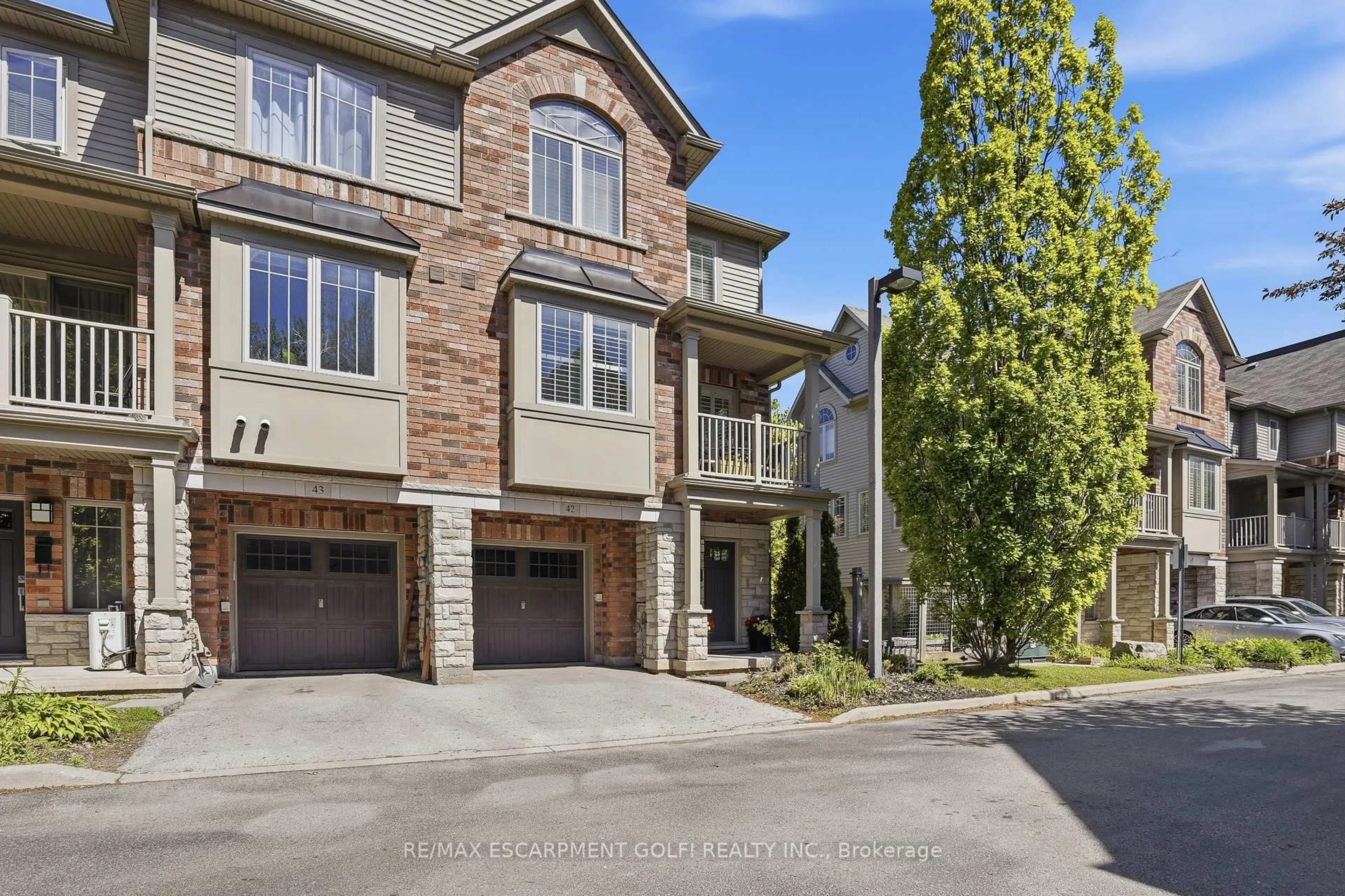 Home with brick exterior material, street for 362 Plains Rd #42, Burlington Ontario L7T 0A4