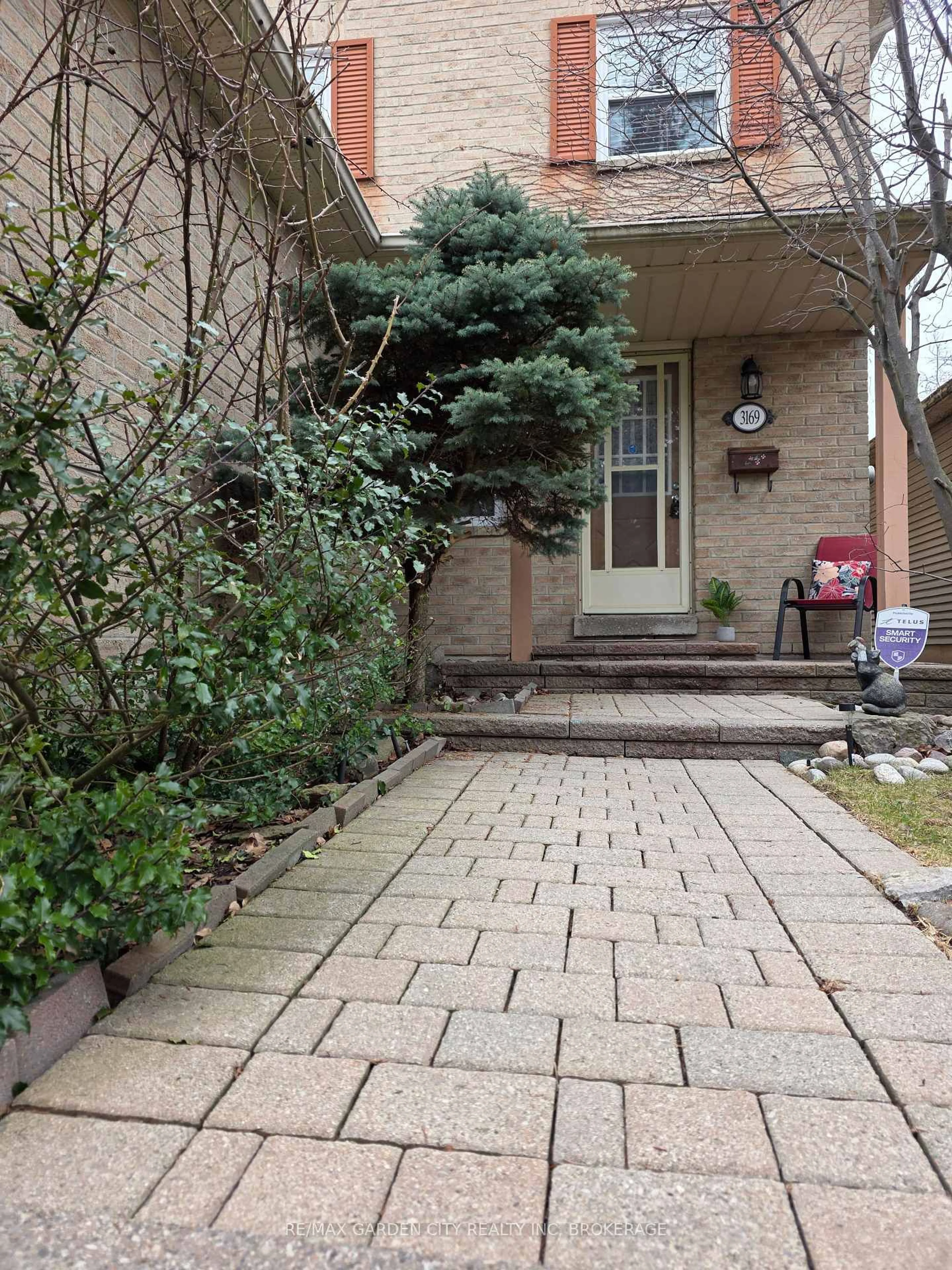 Patio, street for 3169 Bartholomew Cres, Mississauga Ontario L5N 3K9