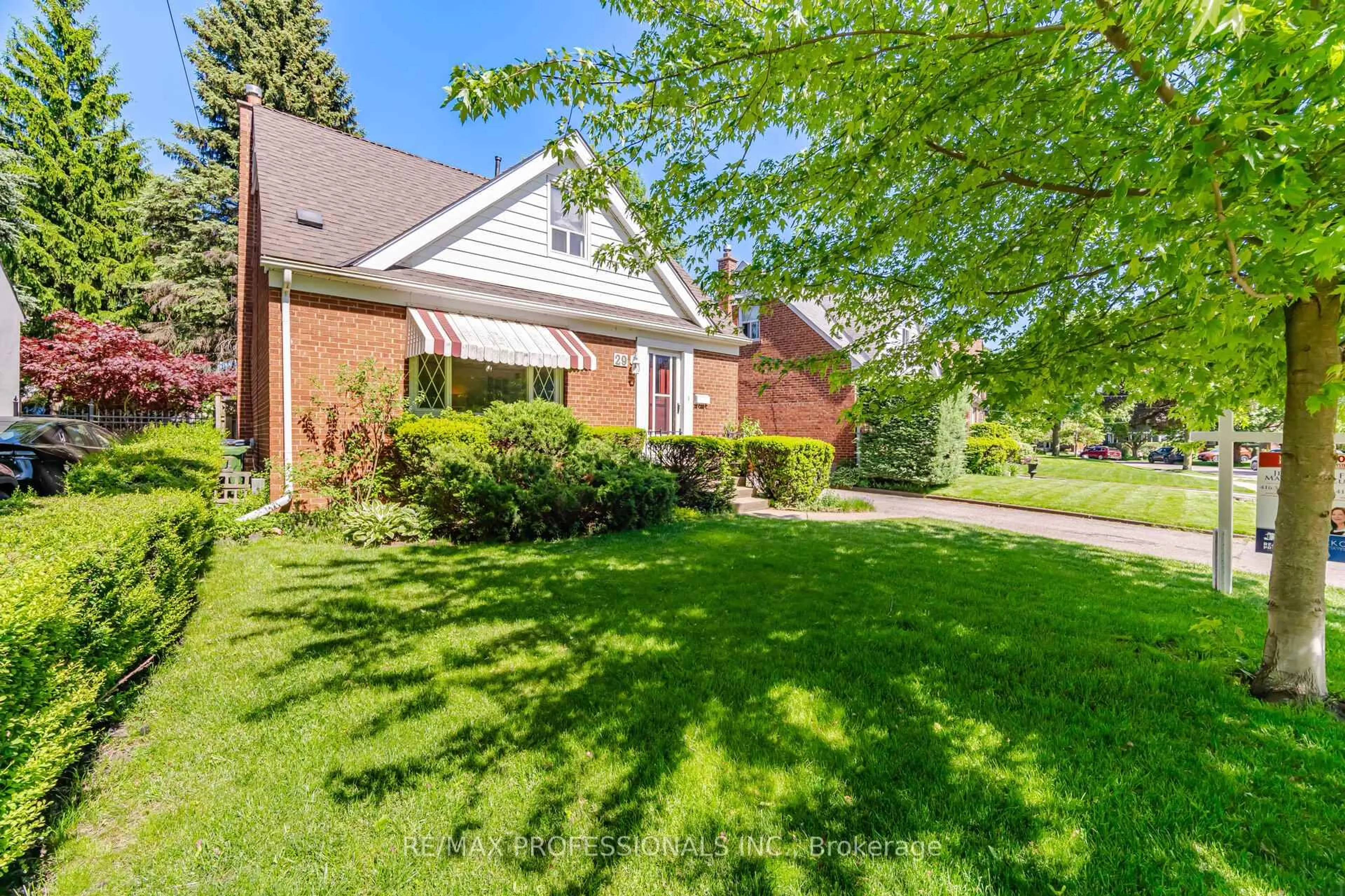 Home with brick exterior material, street for 29 Westleigh Cres, Toronto Ontario M8W 3Z6