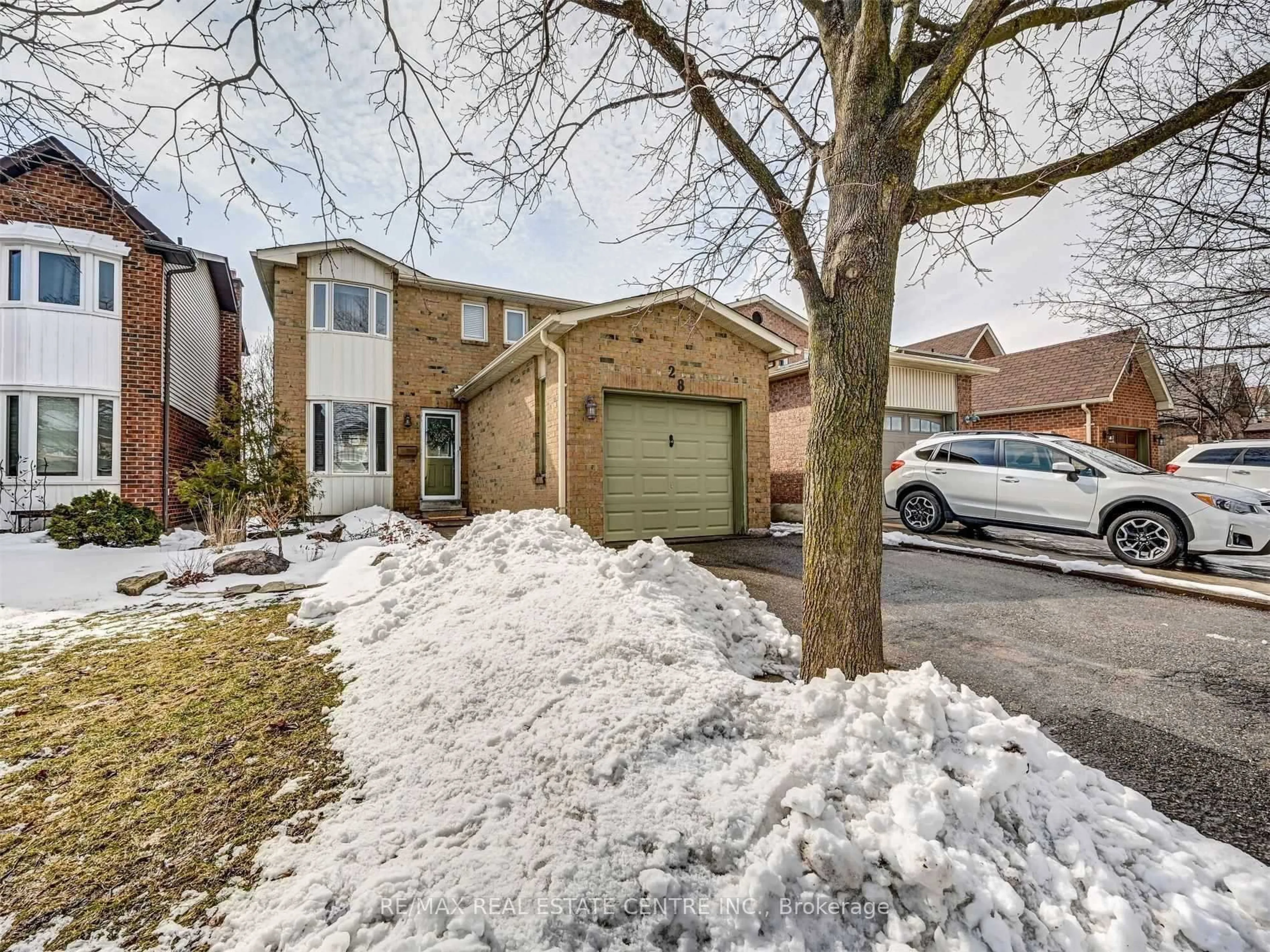 Home with brick exterior material, street for 28 Rawling Cres, Brampton Ontario L6Z 1N8