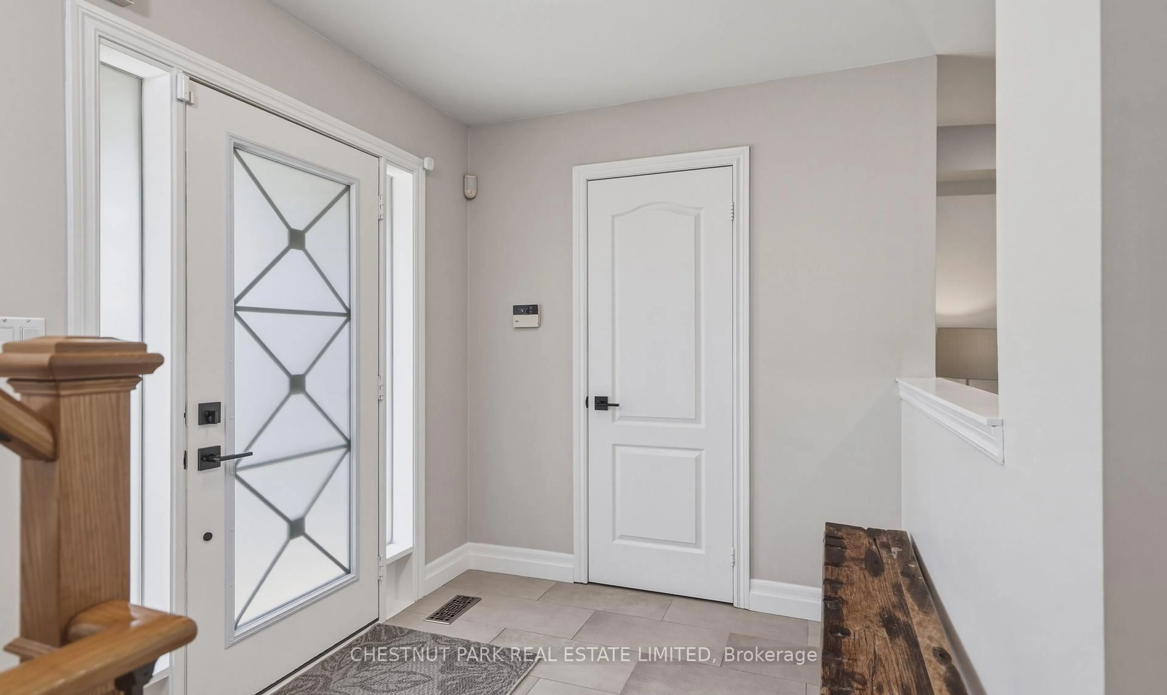 Indoor entryway for 26 Jolley Crt, Caledon Ontario L7E 1W4