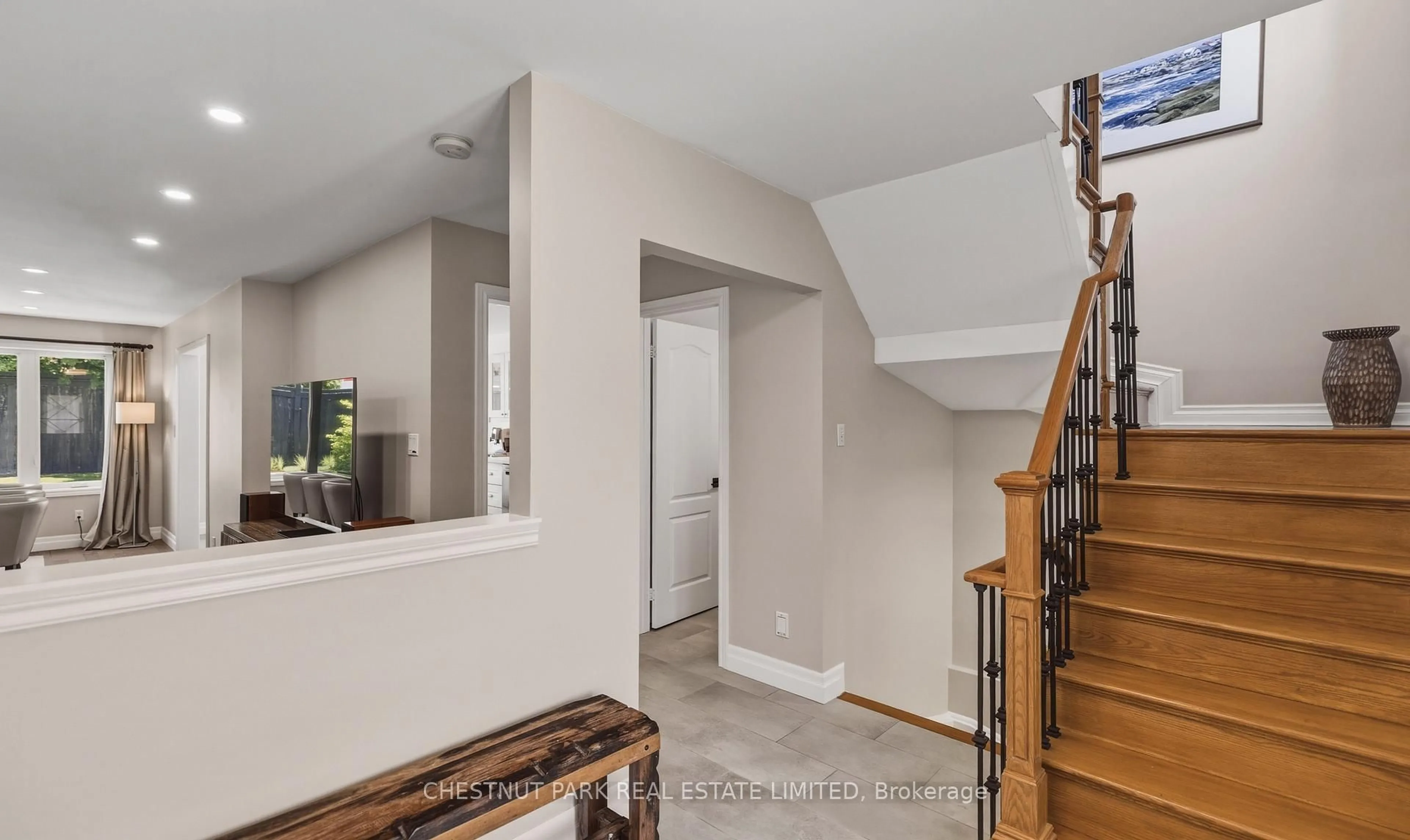 Indoor entryway for 26 Jolley Crt, Caledon Ontario L7E 1W4