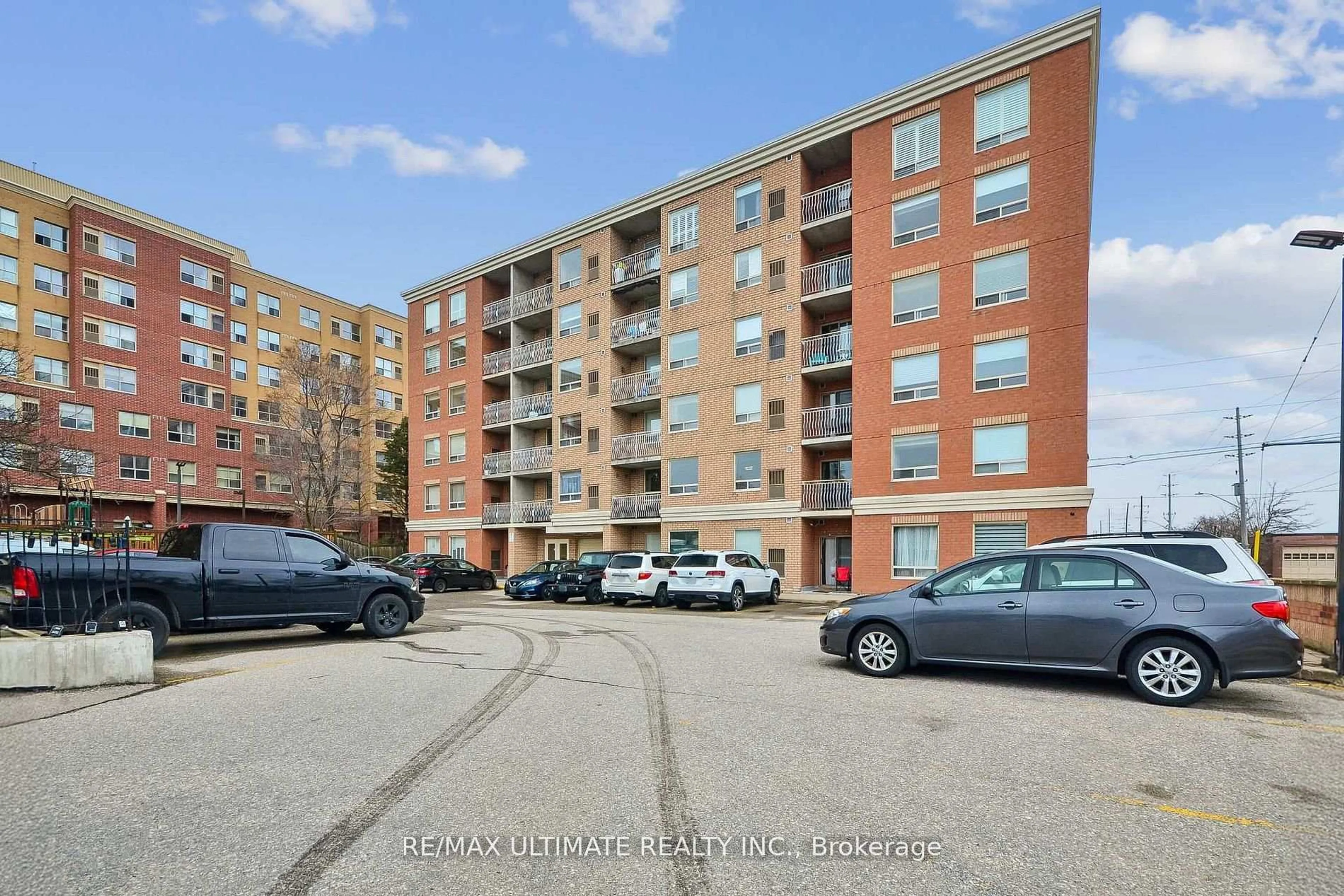 Unknown for 32 Tannery St #405, Mississauga Ontario L5M 6T6