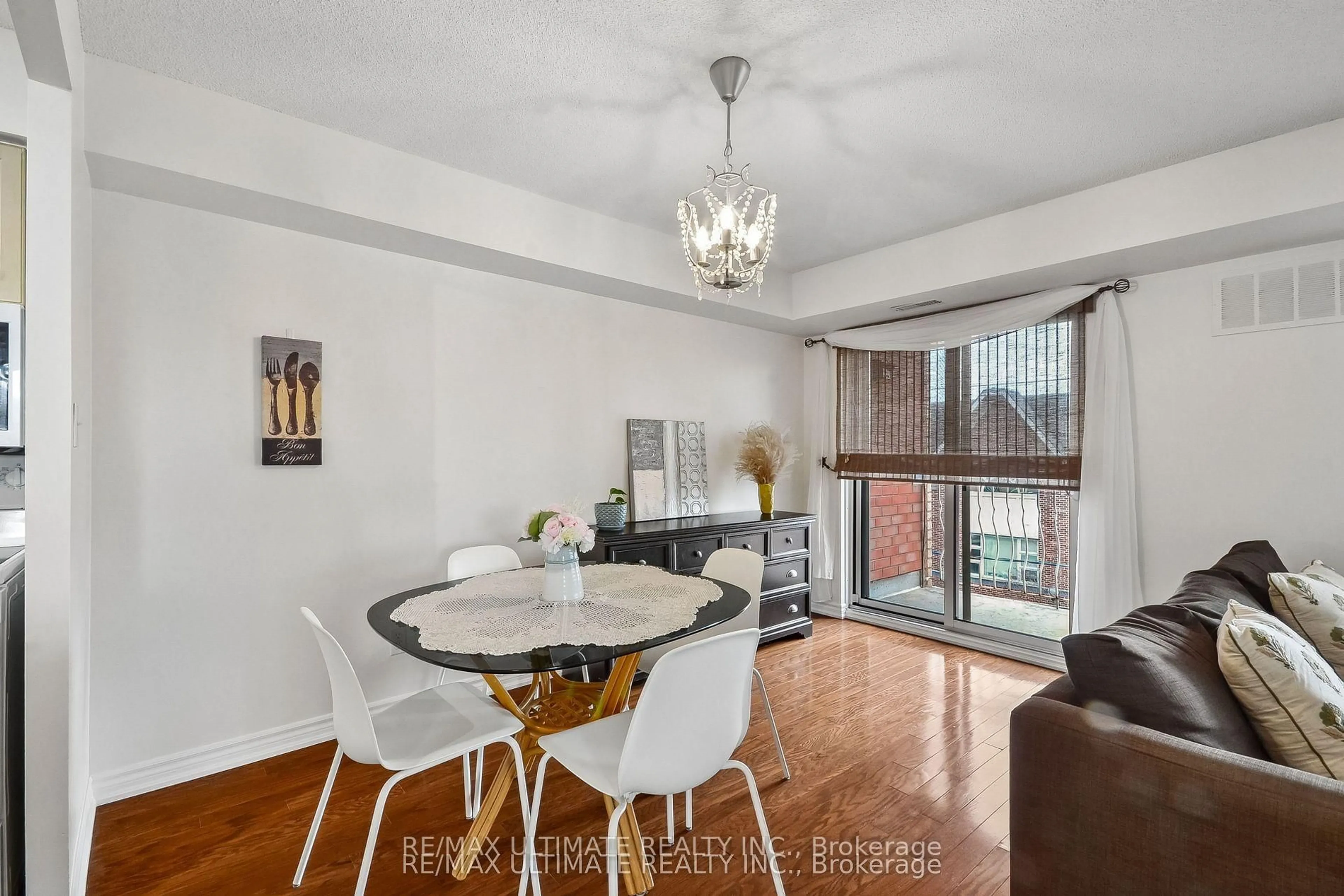 Dining room, unknown for 32 Tannery St #405, Mississauga Ontario L5M 6T6