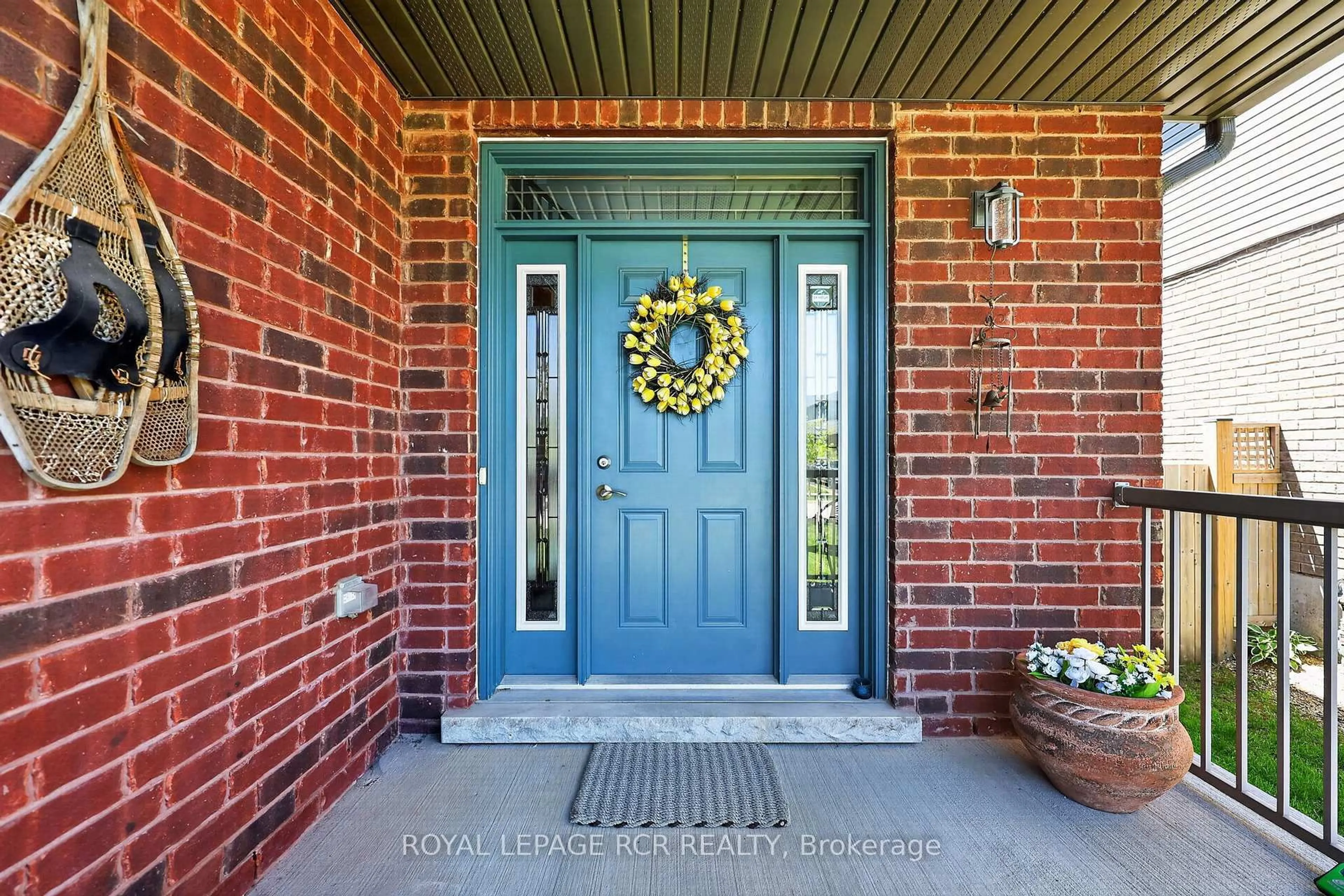 Indoor entryway for 35 St. Paul's Pl, Orangeville Ontario L9W 0A5