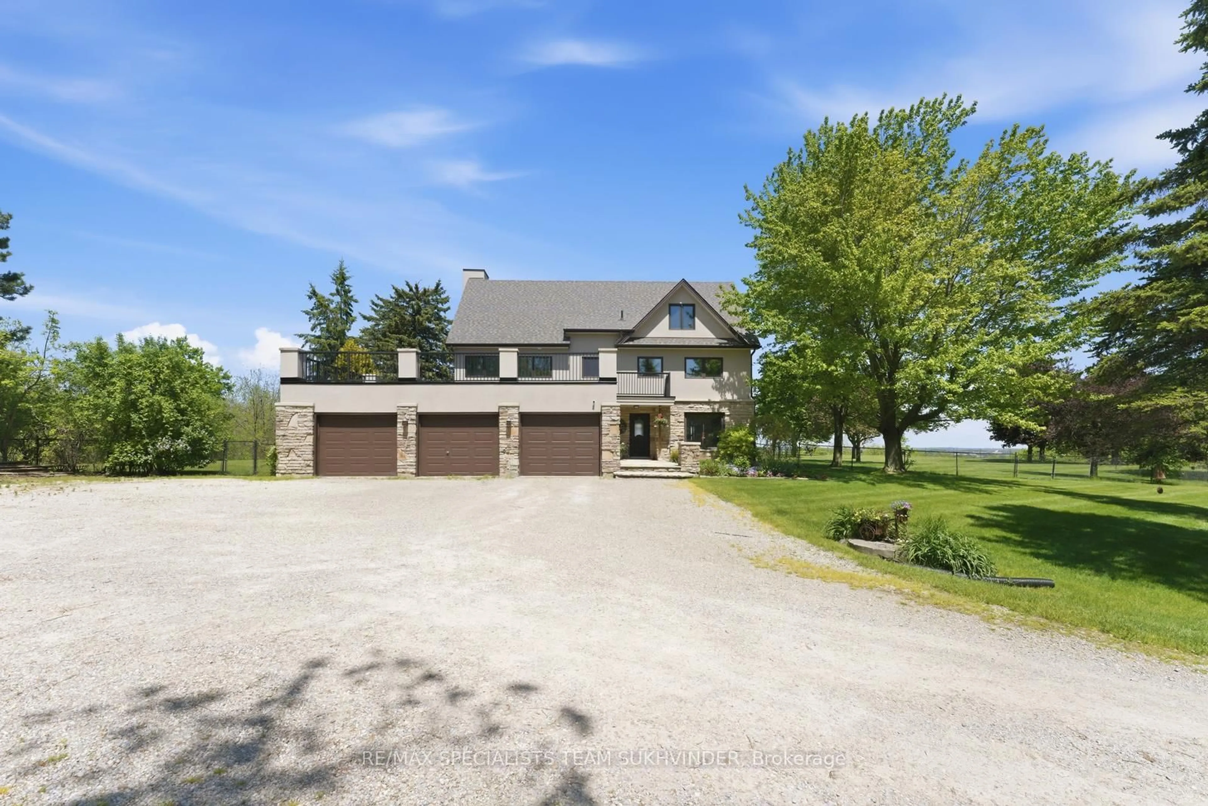 A pic from outside/outdoor area/front of a property/back of a property/a pic from drone, unknown for 15415 Clayhill Rd, Halton Hills Ontario L7G 4S8