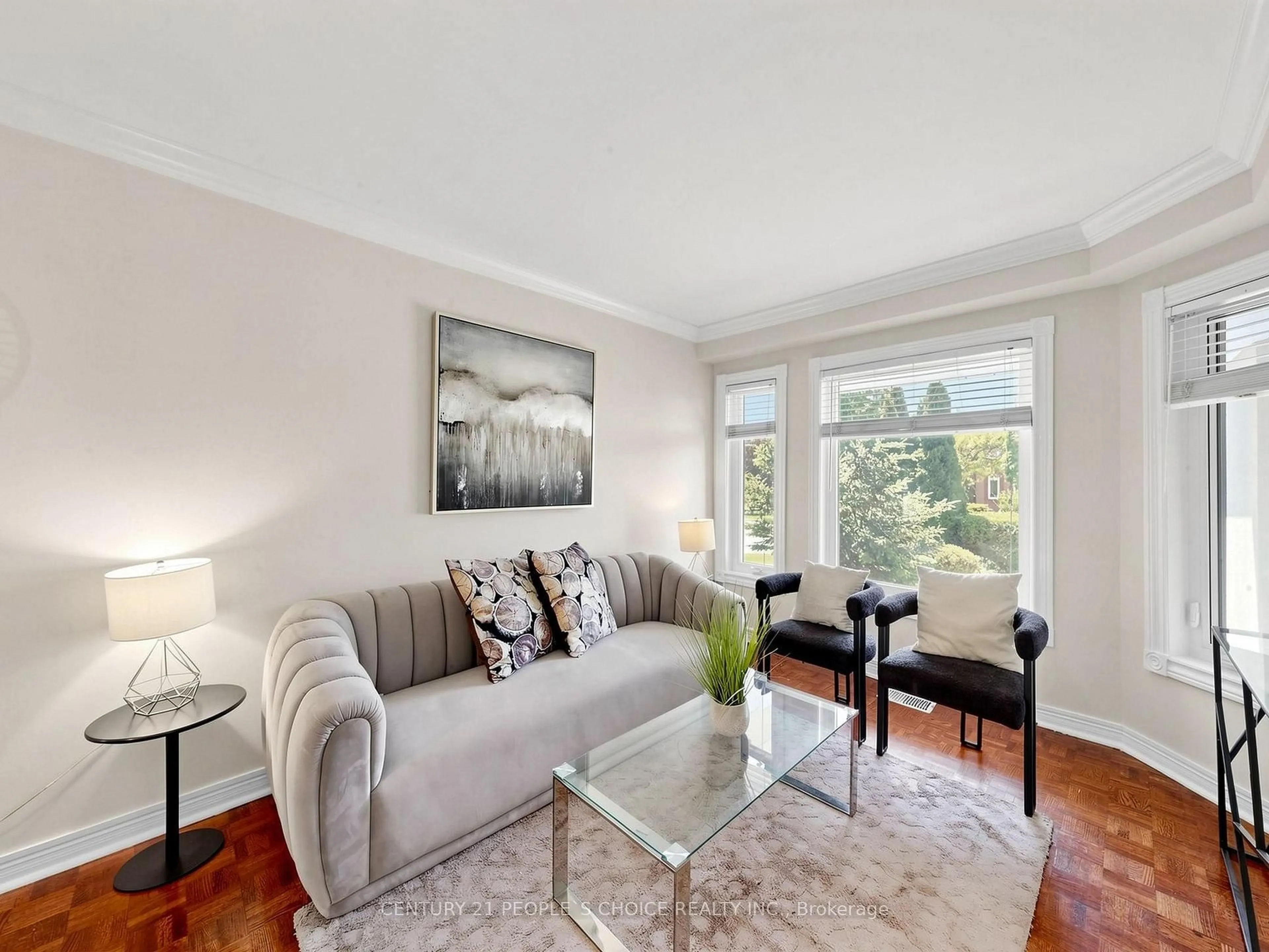 Living room with furniture, unknown for 5615 Whitehorn Ave, Mississauga Ontario L5V 2B1