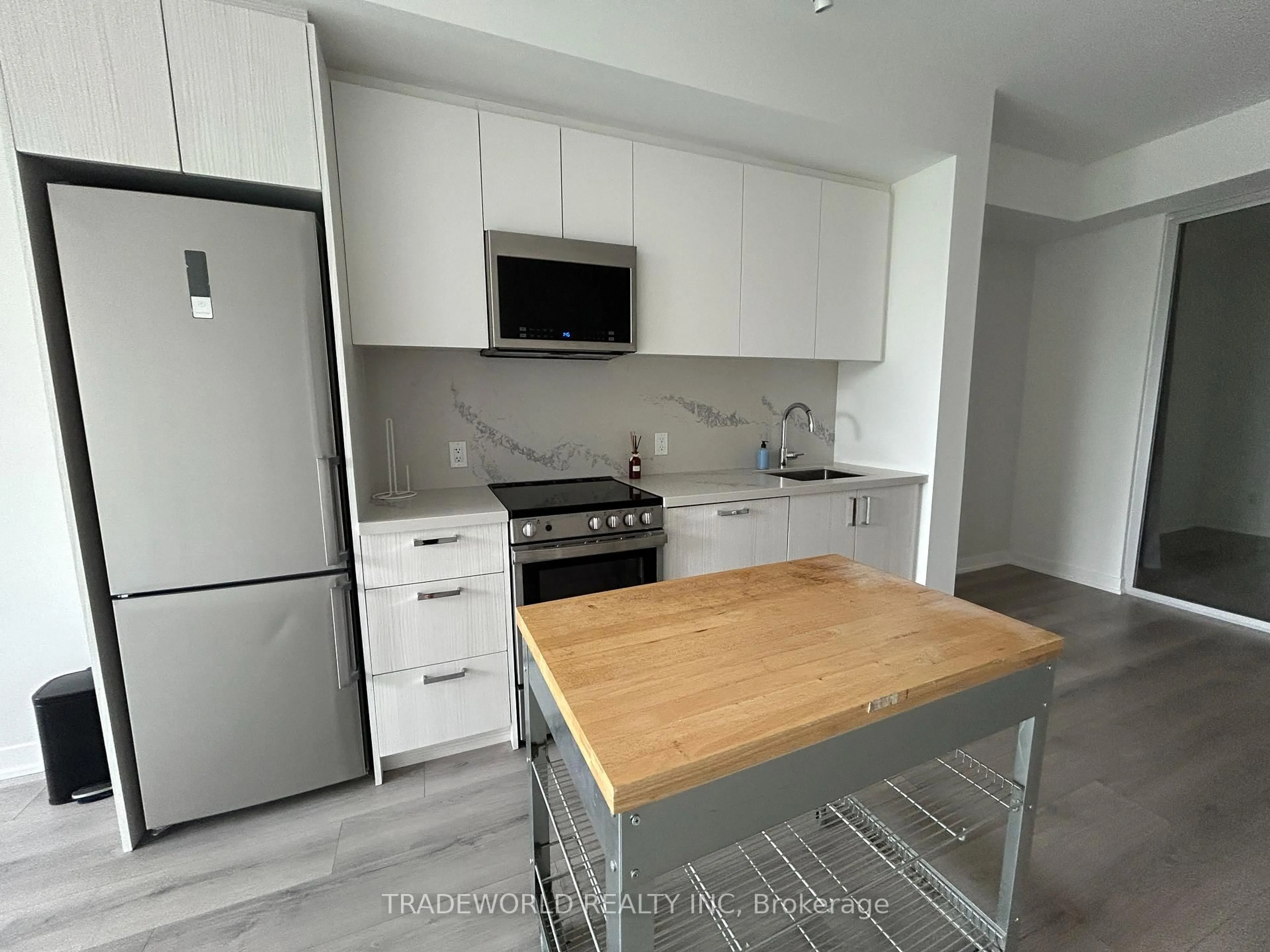 Standard kitchen, unknown for 1787 ST. CLAIR Ave #323, Toronto Ontario M6N 0B7