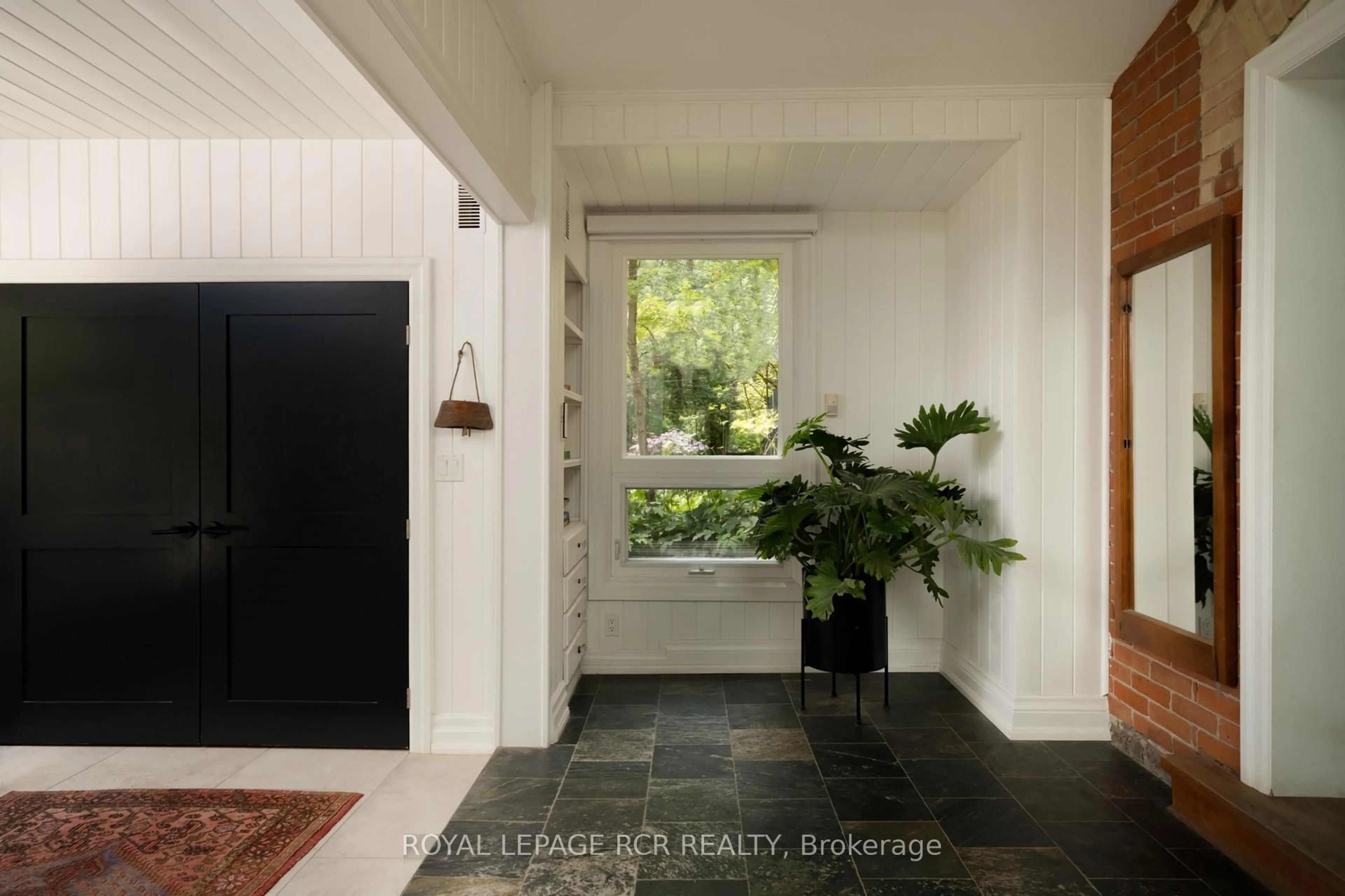 Indoor entryway for 16927 Winston Churchill Blvd, Caledon Ontario L7K 1H9