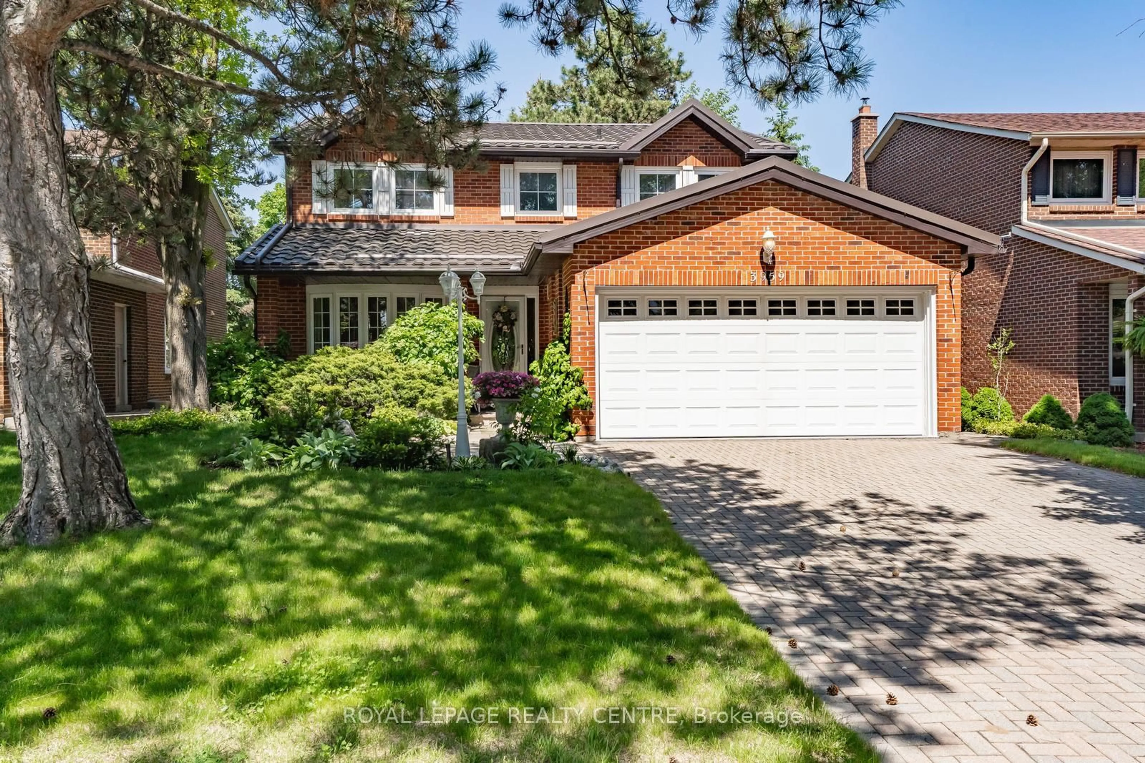 Home with brick exterior material, street for 3959 Selkirk Pl, Mississauga Ontario L5L 3L5