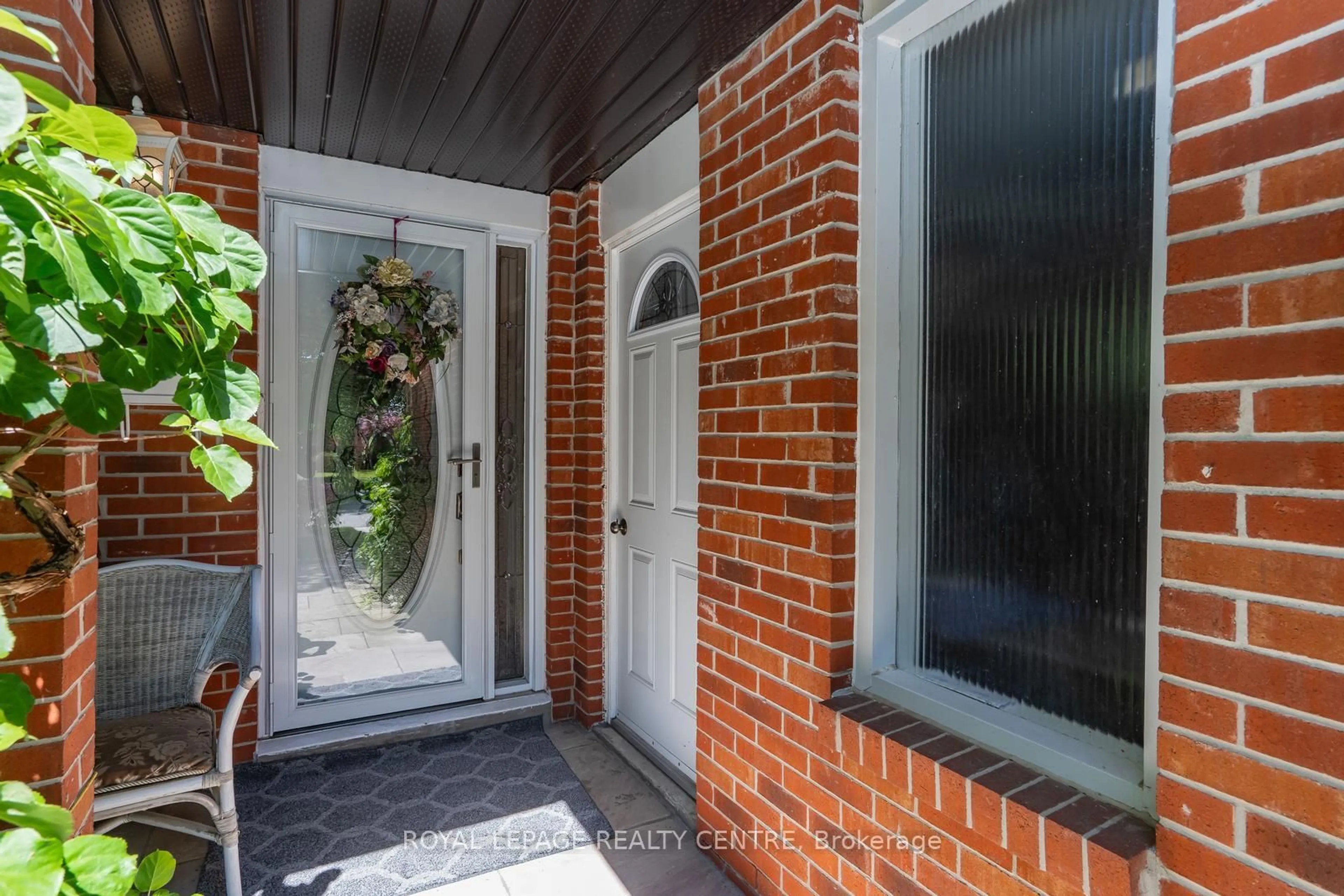 Indoor entryway for 3959 Selkirk Pl, Mississauga Ontario L5L 3L5