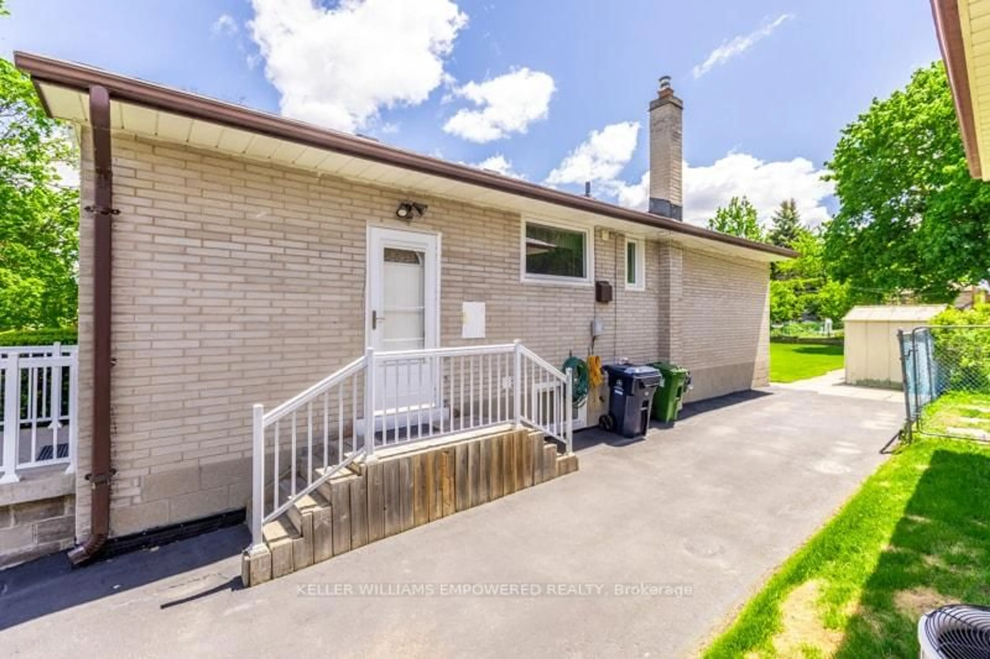 Unknown for 17 Checkendon Dr, Toronto Ontario M9W 2Y8