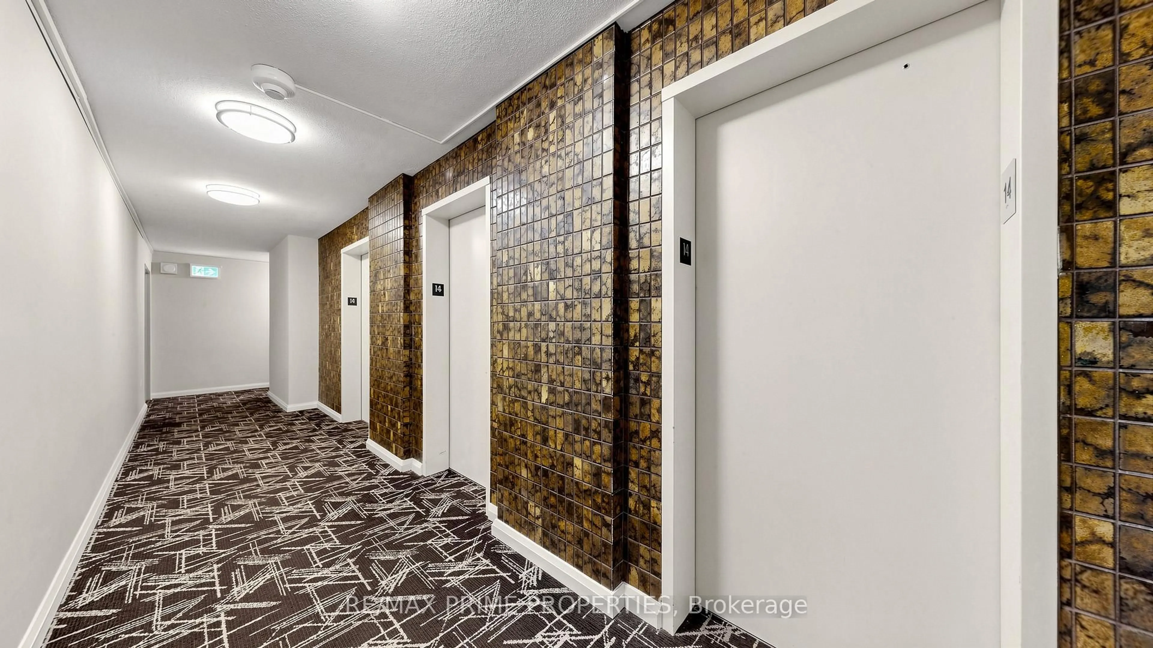 Indoor foyer for 1455 Lawrence Ave #1404, Toronto Ontario M6L 1B1