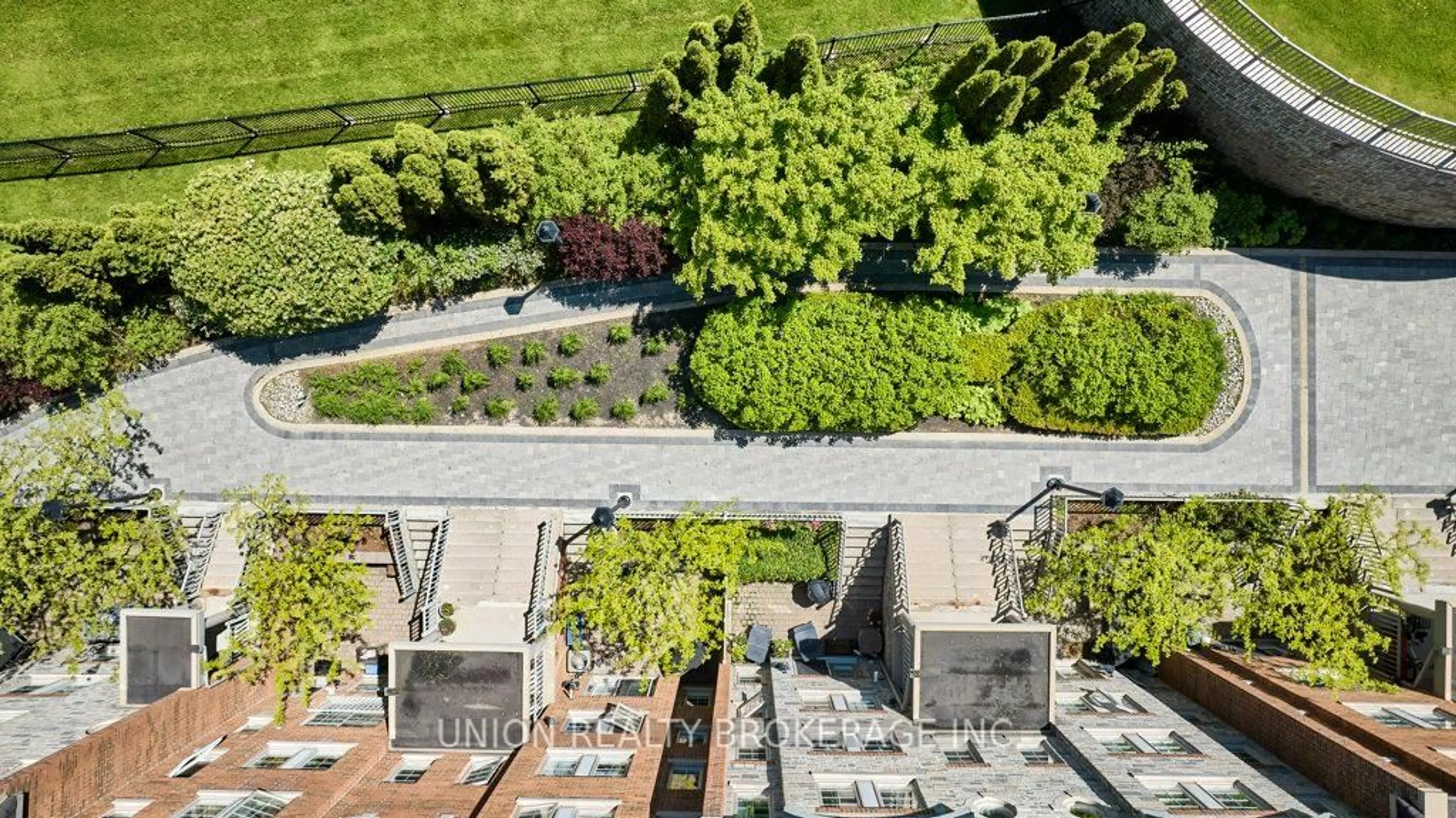 A pic from outside/outdoor area/front of a property/back of a property/a pic from drone, city buildings view from balcony for 93 The Queensway #39, Toronto Ontario M6S 5A7