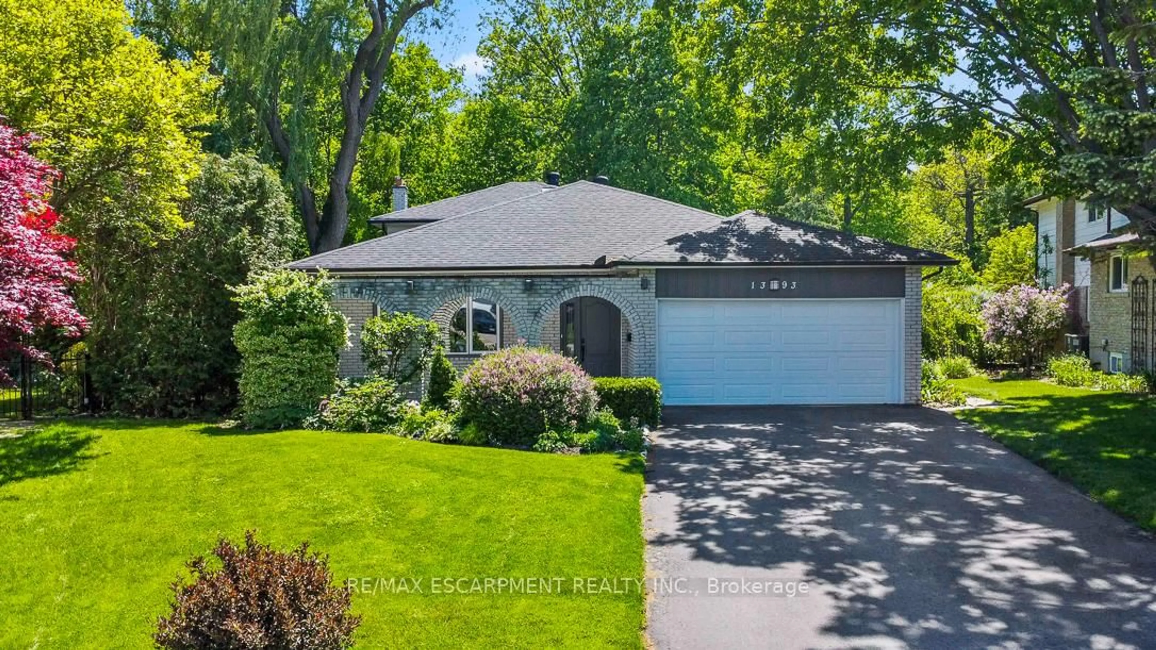 Unknown for 1393 Winglos Crt, Mississauga Ontario L5C 1R2