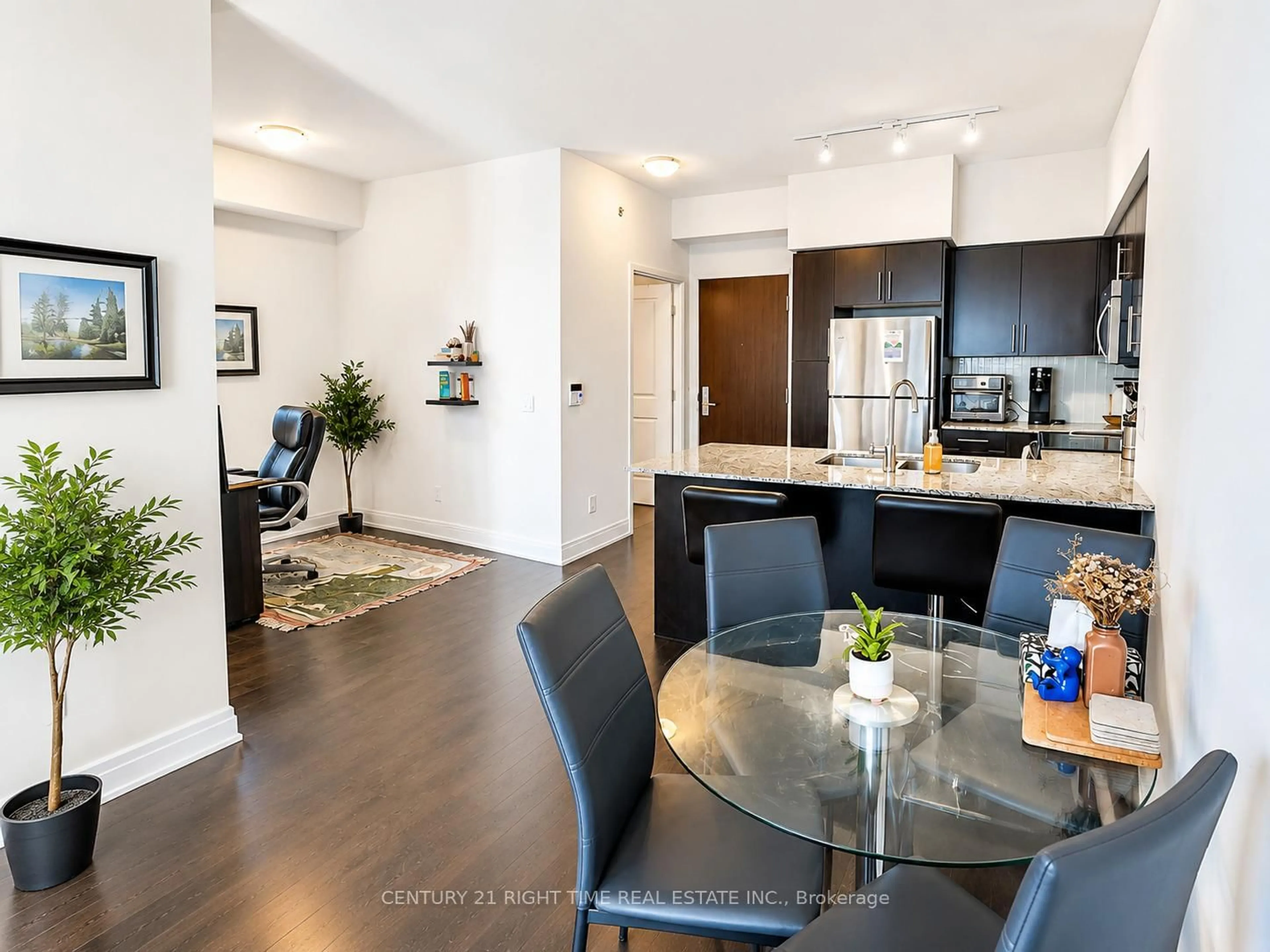 Open concept kitchen, unknown for 65 SPEERS Rd #1506, Oakville Ontario L6K 0J1