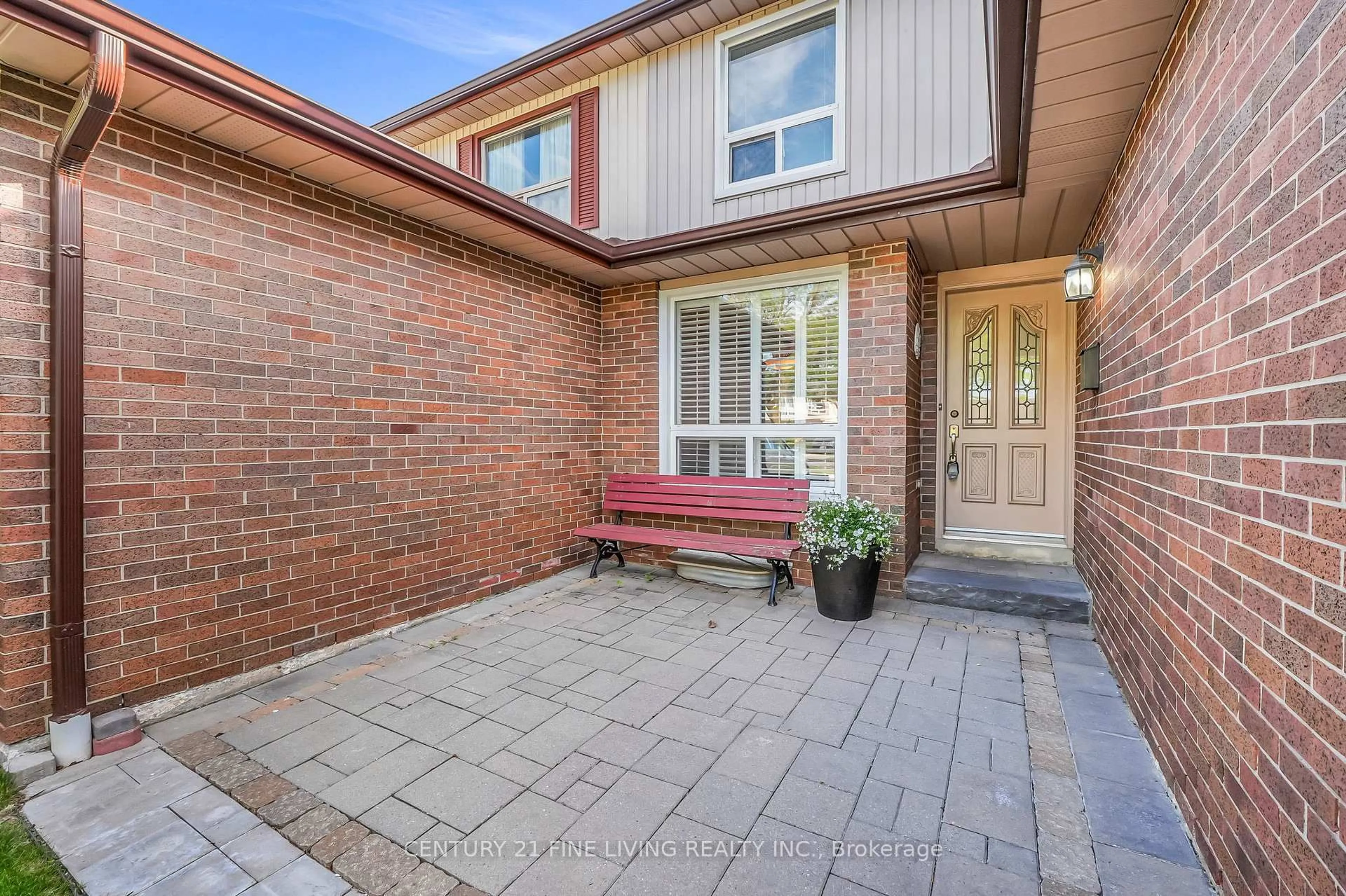Home with brick exterior material, street for 6038 Featherhead Cres, Mississauga Ontario L5N 2B6