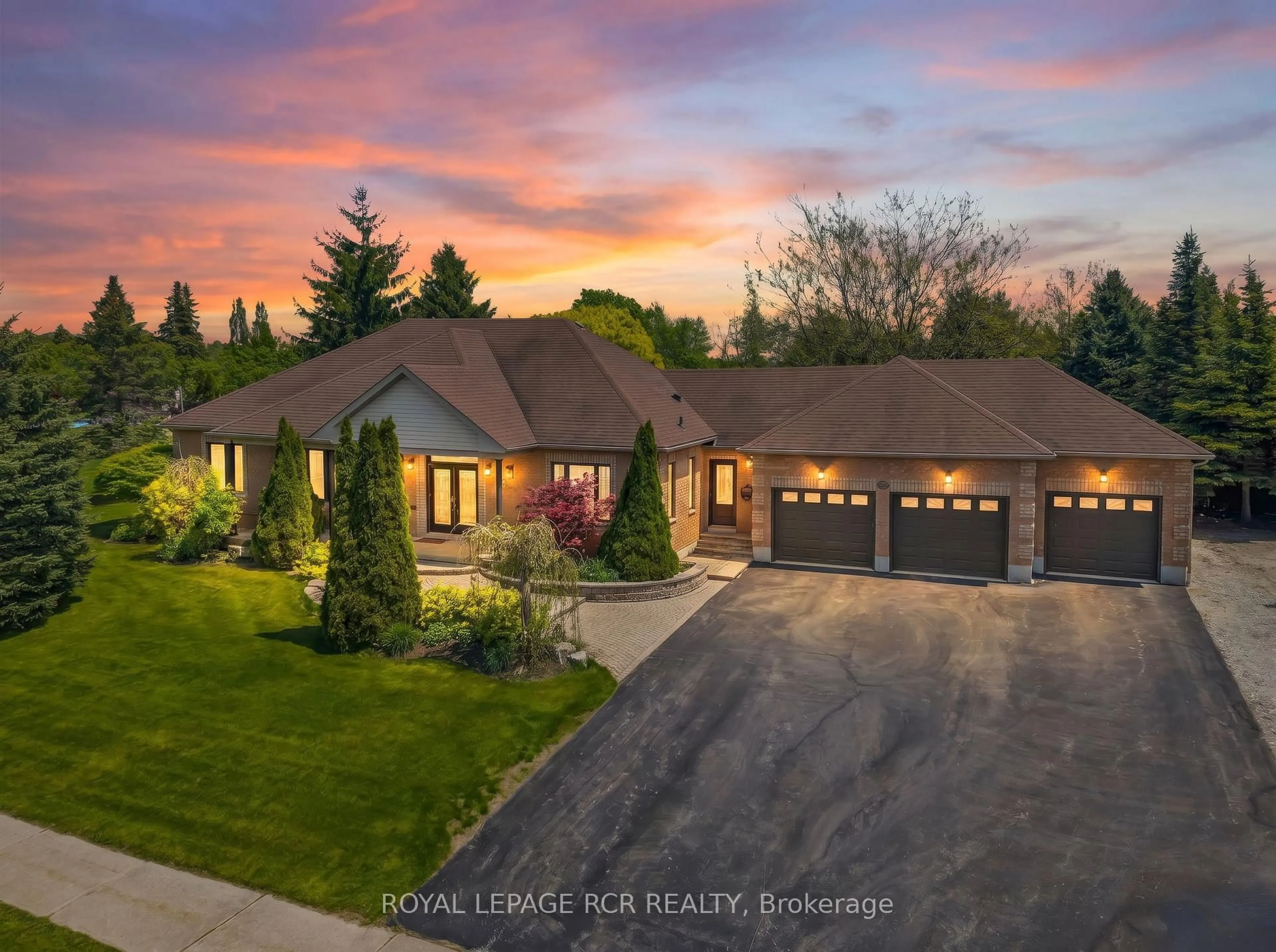 A pic from outside/outdoor area/front of a property/back of a property/a pic from drone, street for 5 Massari St, Caledon Ontario L7K 0B6