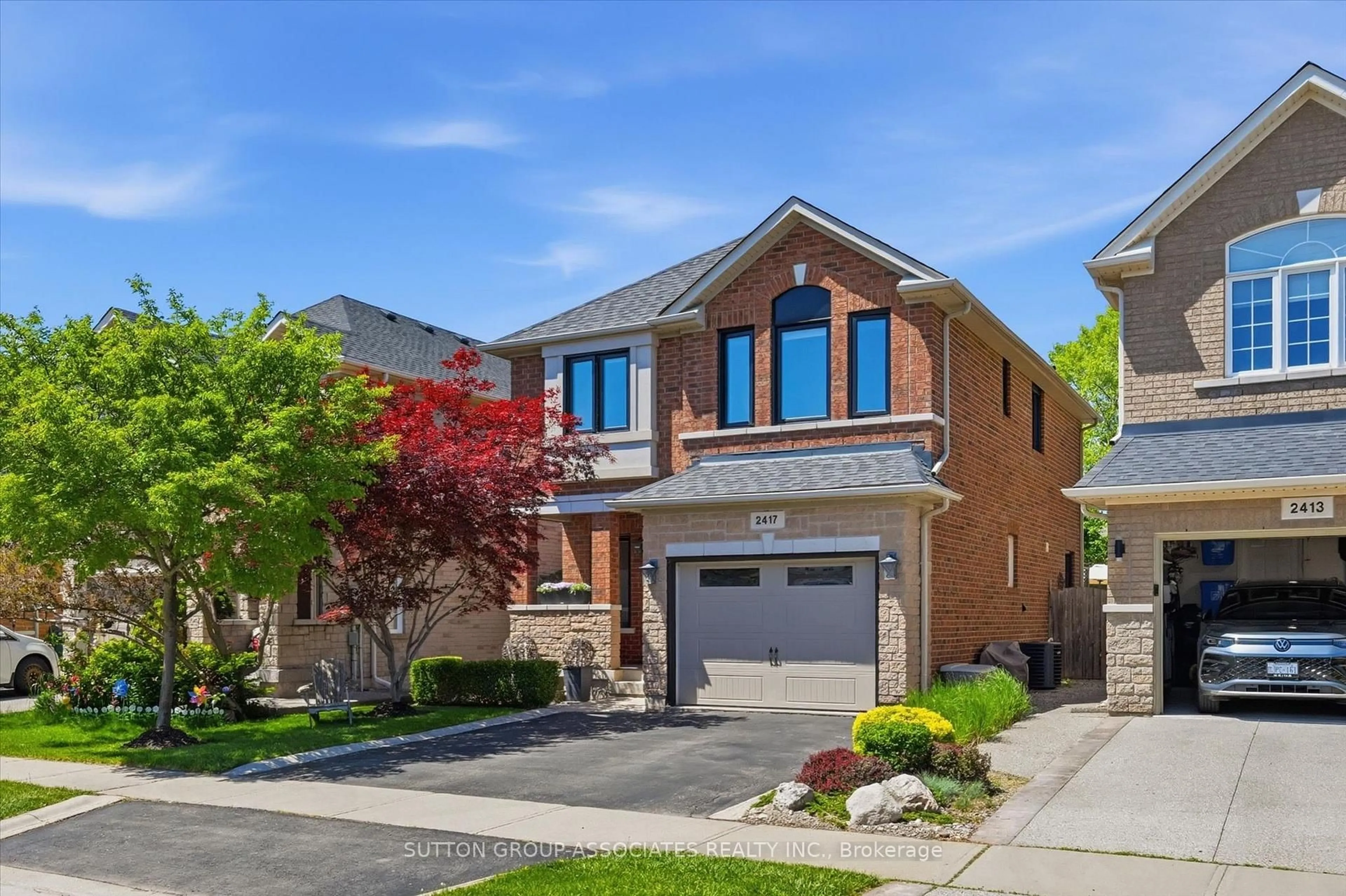 Home with brick exterior material, street for 2417 Hilda Dr, Oakville Ontario L6H 7N5