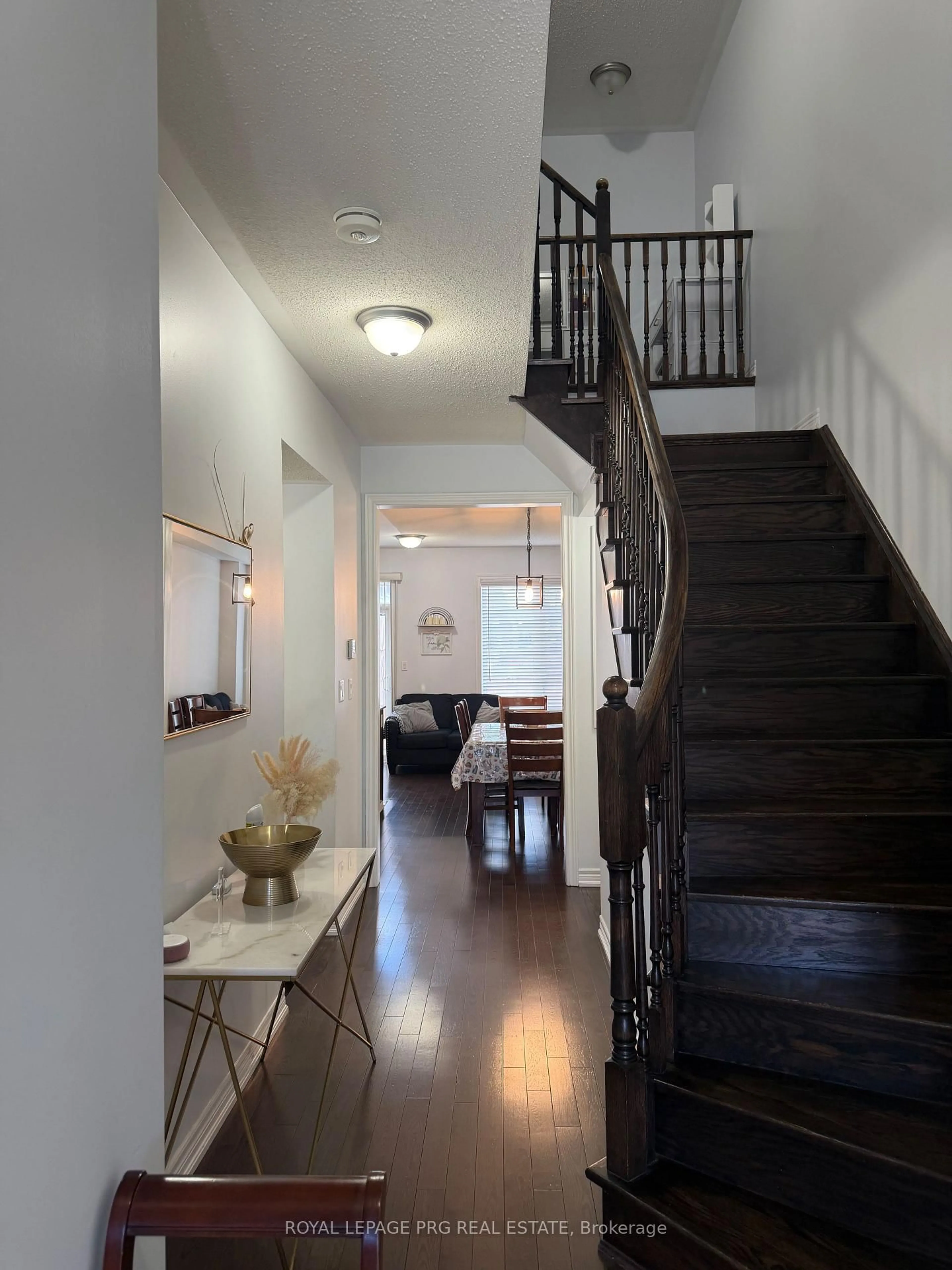 Indoor entryway for 57 True Blue Cres, Caledon Ontario L7E 4K7
