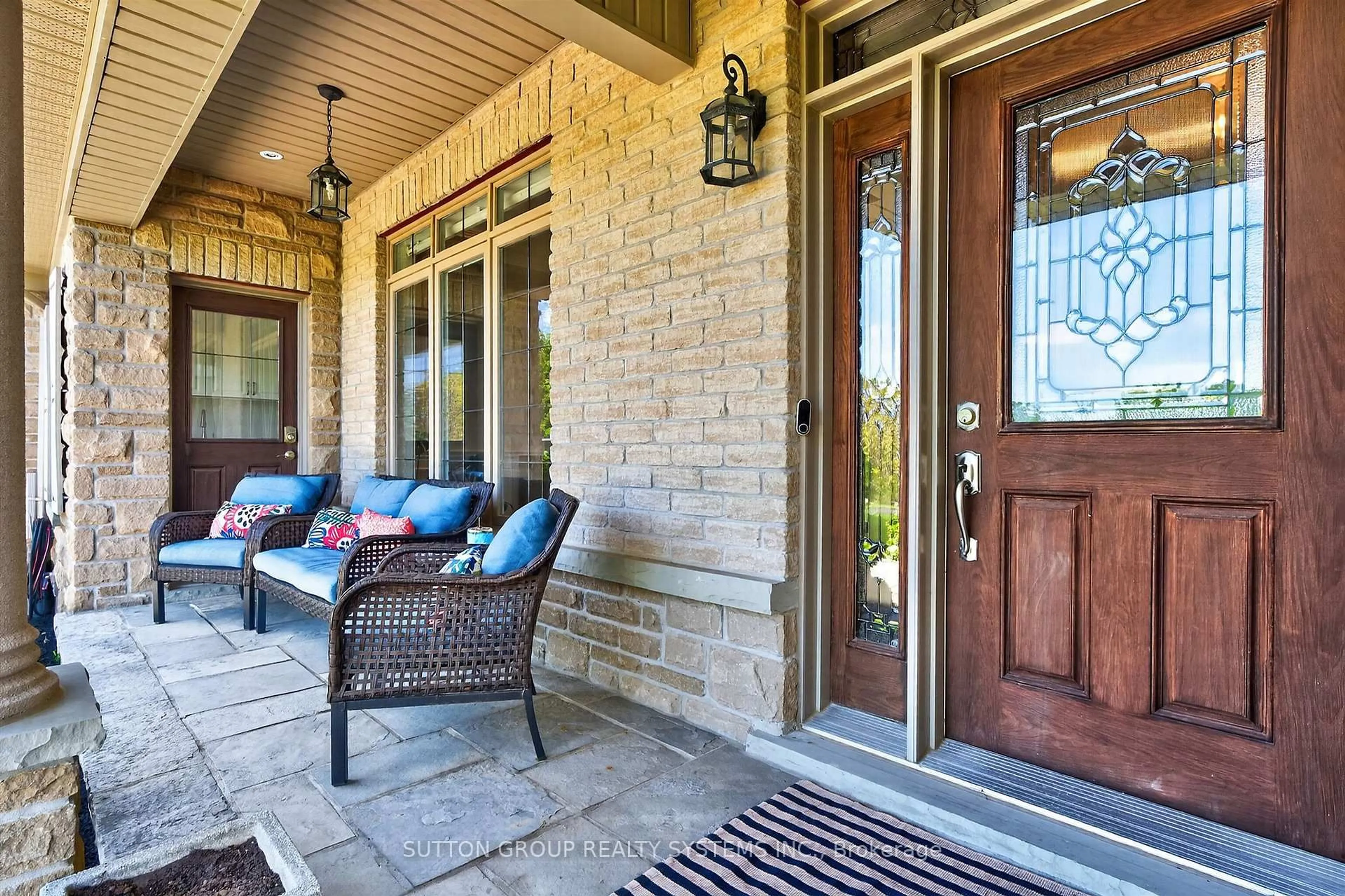 Indoor entryway for 11310 Taylor Crt, Milton Ontario L0P 1B0