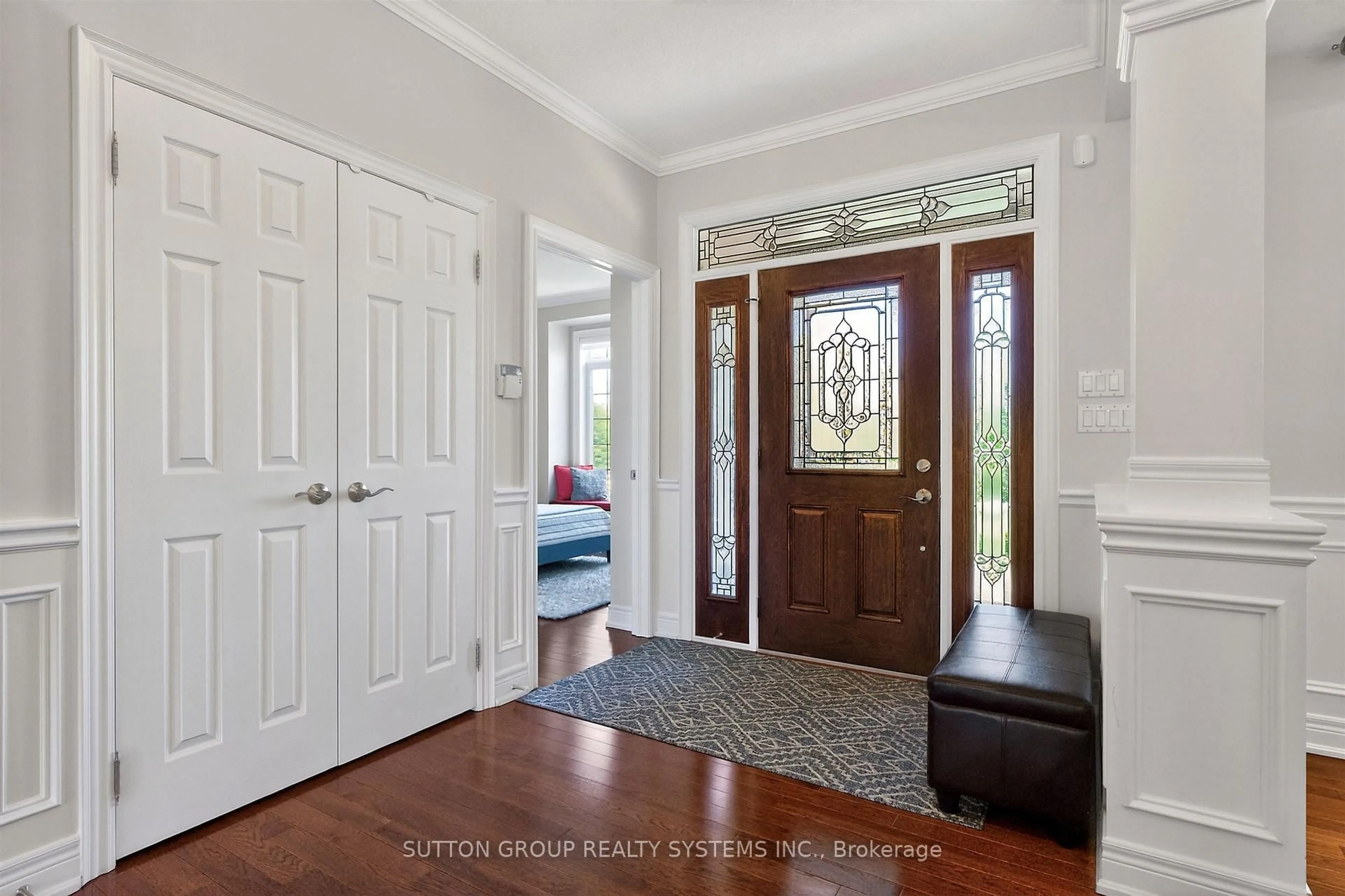 Indoor entryway for 11310 Taylor Crt, Milton Ontario L0P 1B0