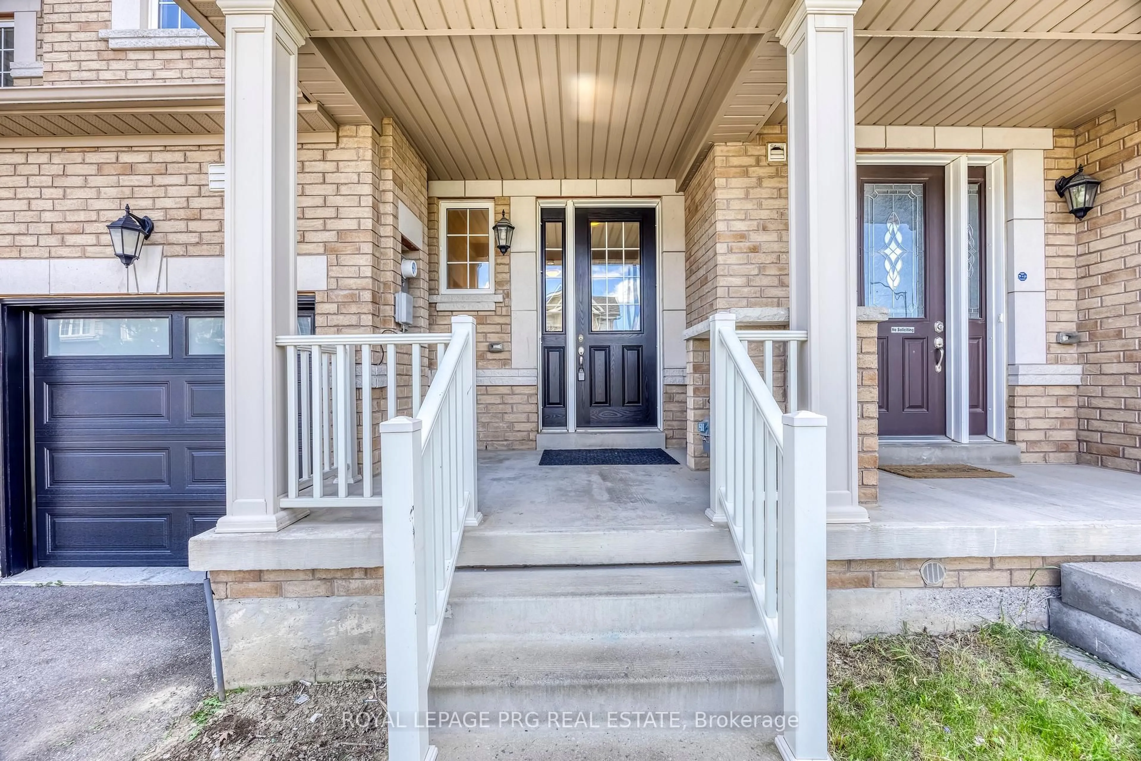 Indoor entryway for 47 Dufay Rd, Brampton Ontario L7A 4A2
