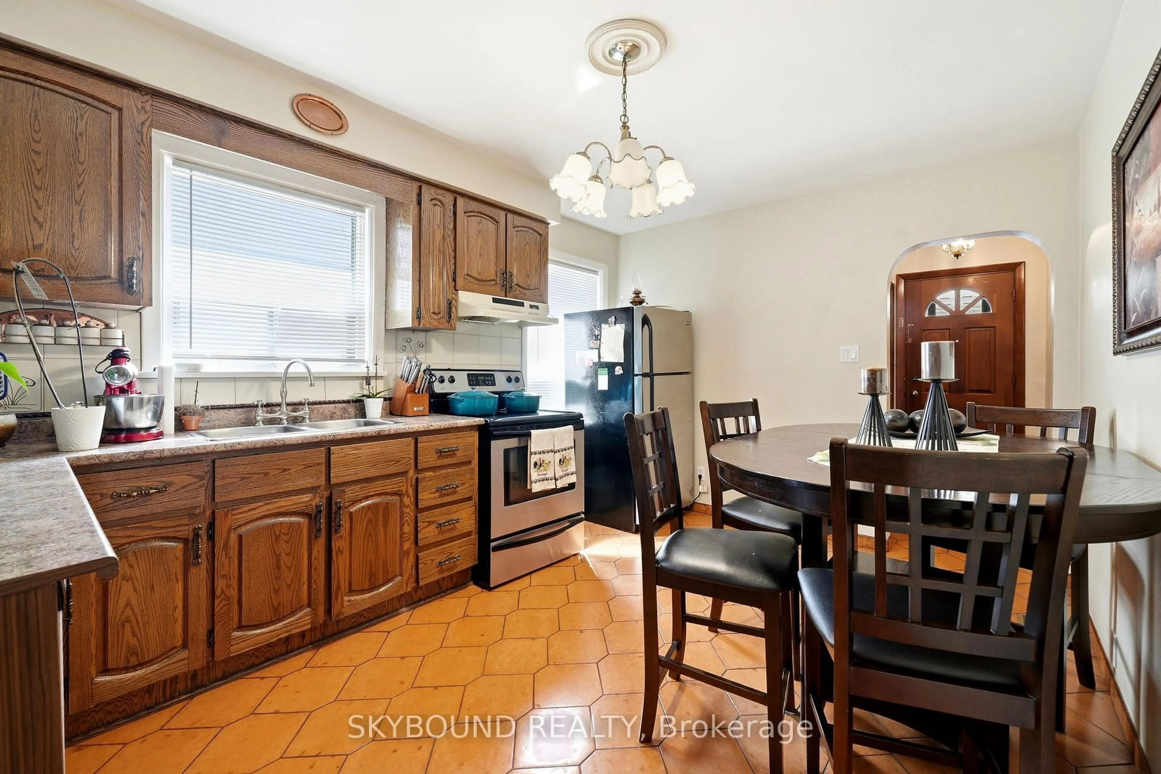 Standard kitchen, ceramic/tile floor for 90 Ypres Rd, Toronto Ontario M6M 1P3
