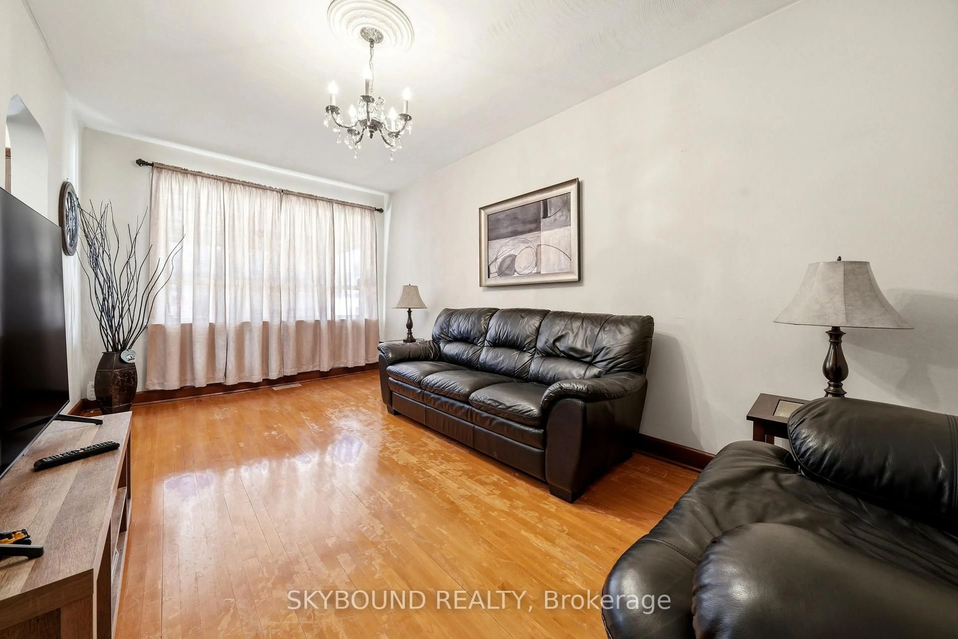 Living room with furniture, unknown for 90 Ypres Rd, Toronto Ontario M6M 1P3