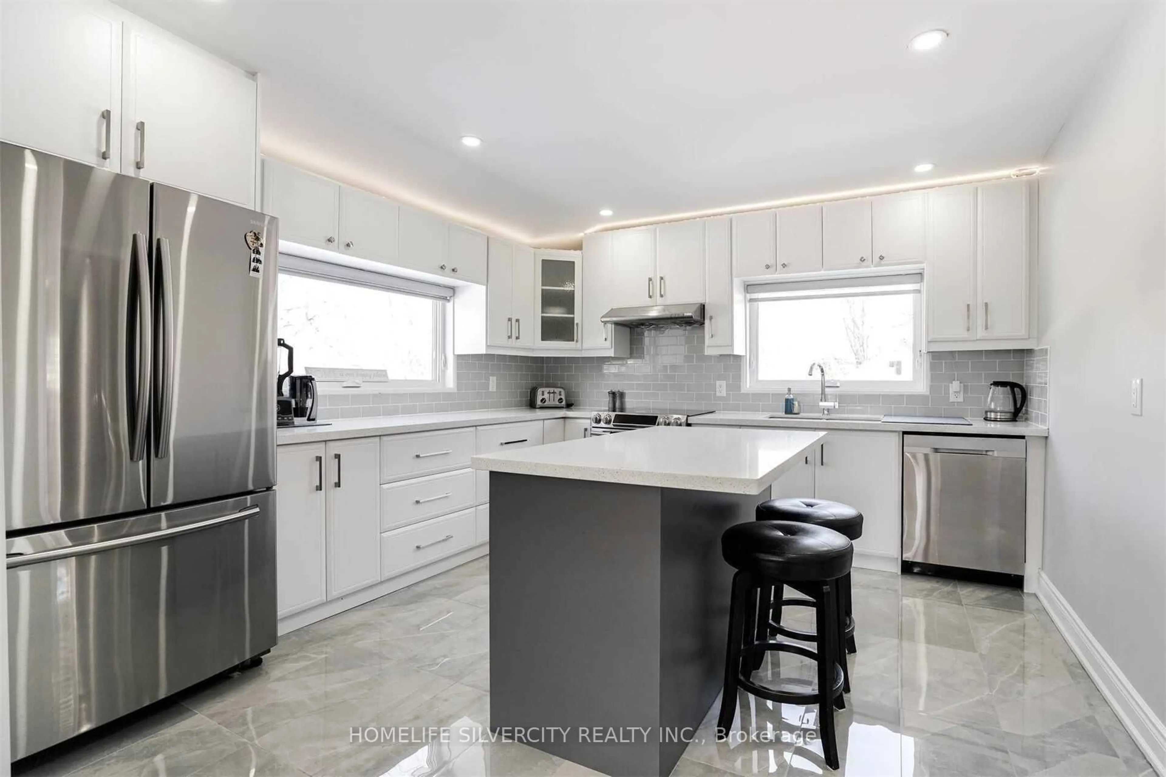Contemporary kitchen, ceramic/tile floor for 15831 Airport Rd, Caledon Ontario L7C 1K2