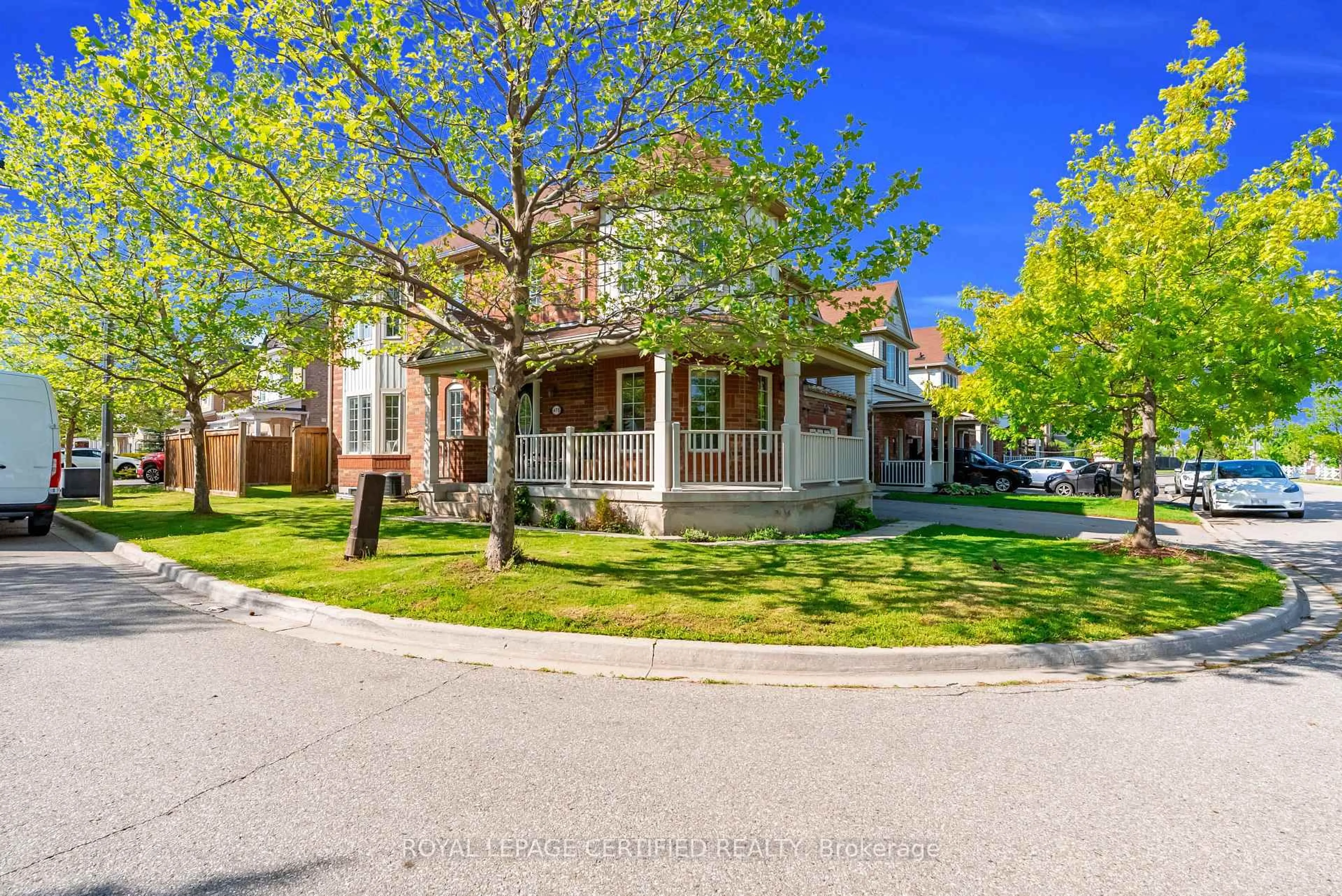 A pic from outside/outdoor area/front of a property/back of a property/a pic from drone, street for 475 Cavanagh Lane, Milton Ontario L9T 8G3