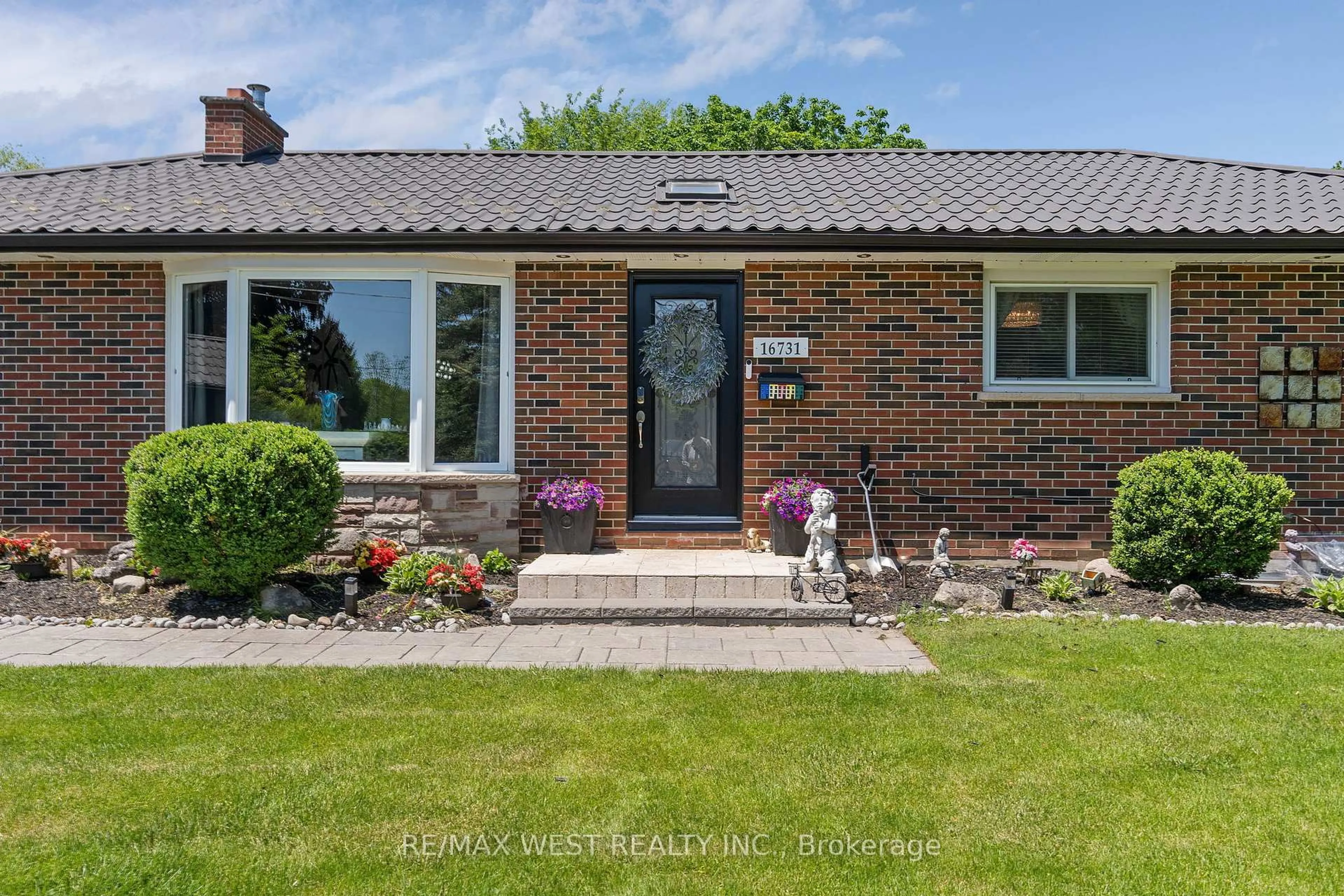 Home with brick exterior material, street for 16731 Leslie Hill Rd, Halton Hills Ontario L0P 1N0