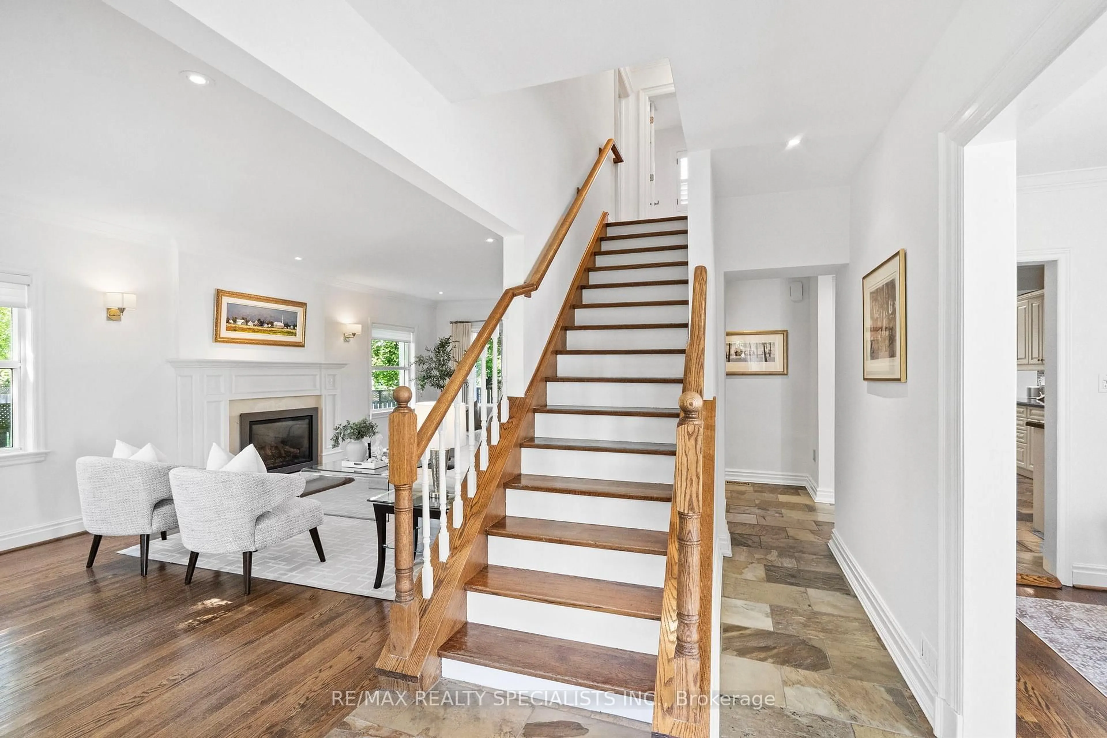 Stairs for 78 Meadowbank Rd, Toronto Ontario M9B 5C9
