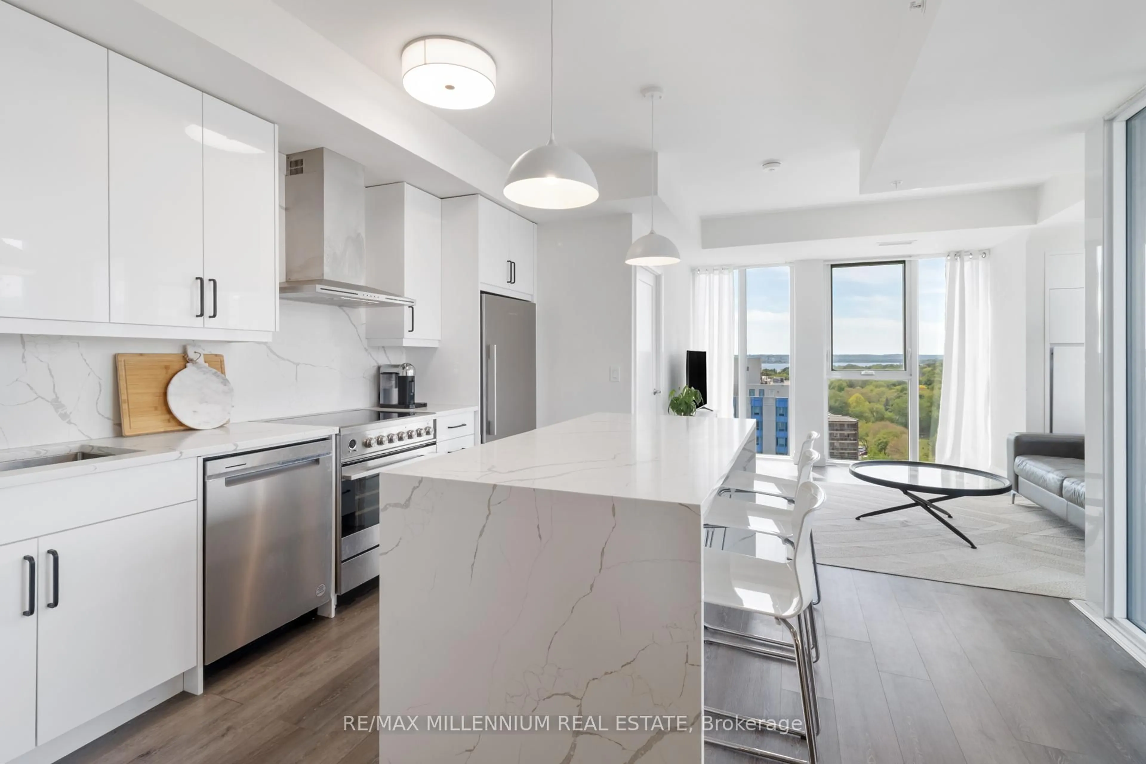 Open concept kitchen, ceramic/tile floor for 500 Brock Ave #1302, Burlington Ontario L7S 0A5
