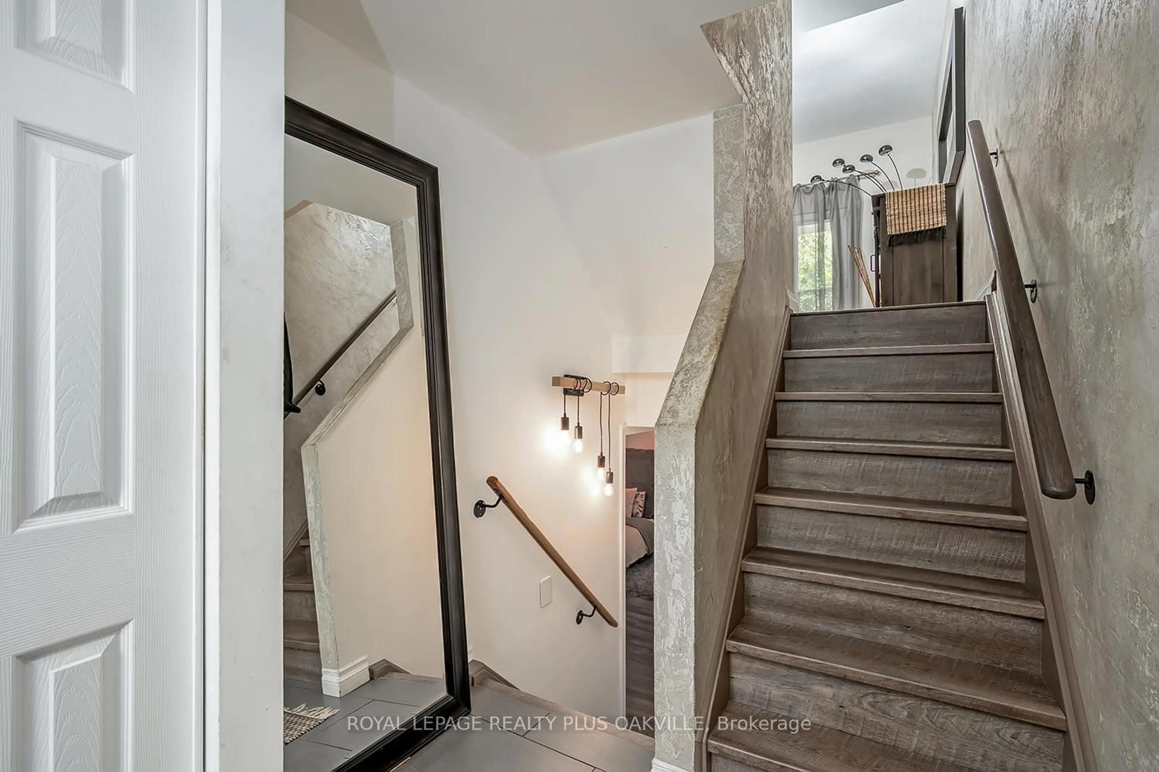 Unknown for 1051 Cedarglen Gate #51, Mississauga Ontario L5C 3A7