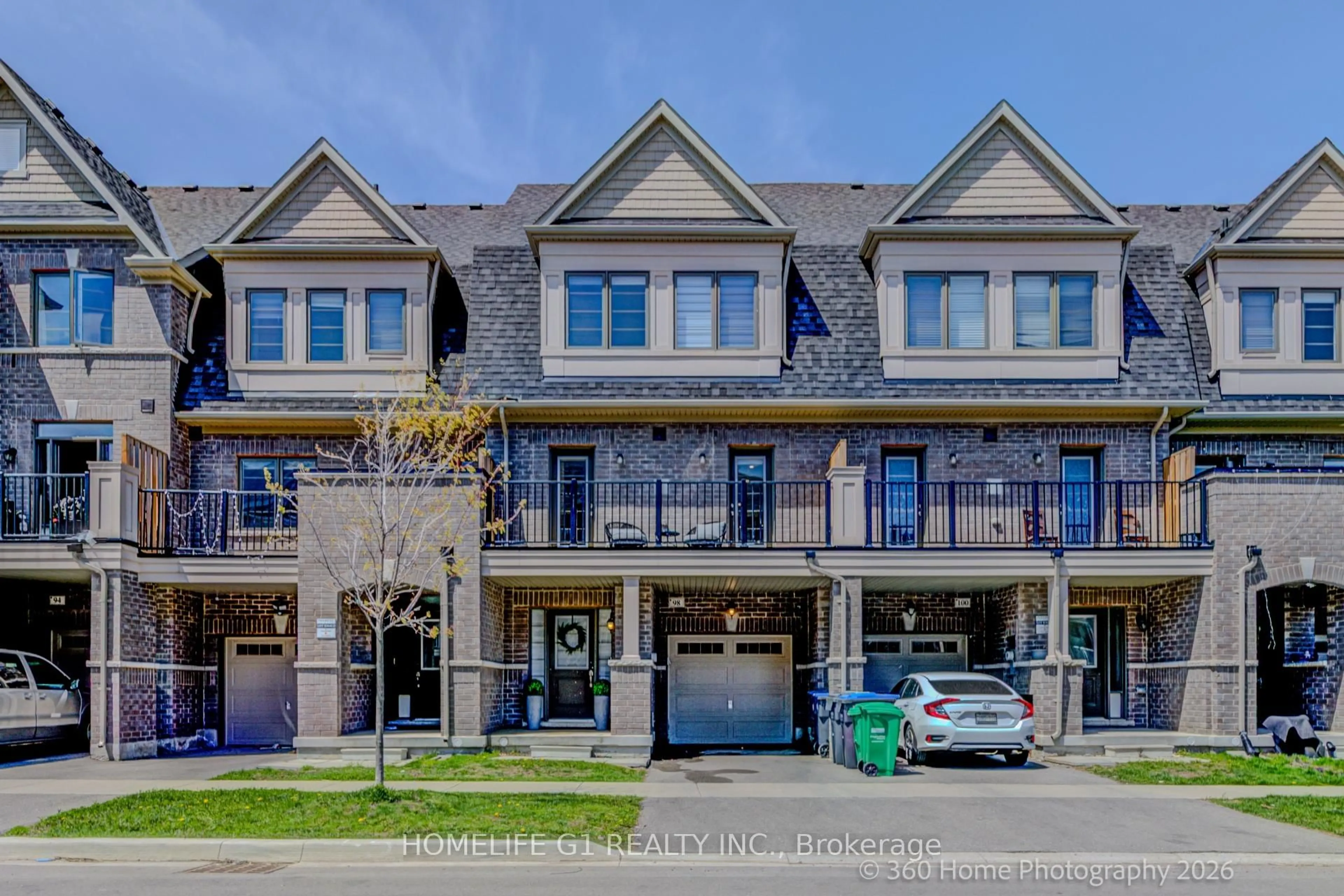Home with brick exterior material, street for 98 Fruitvale Circ, Brampton Ontario L7A 5B9