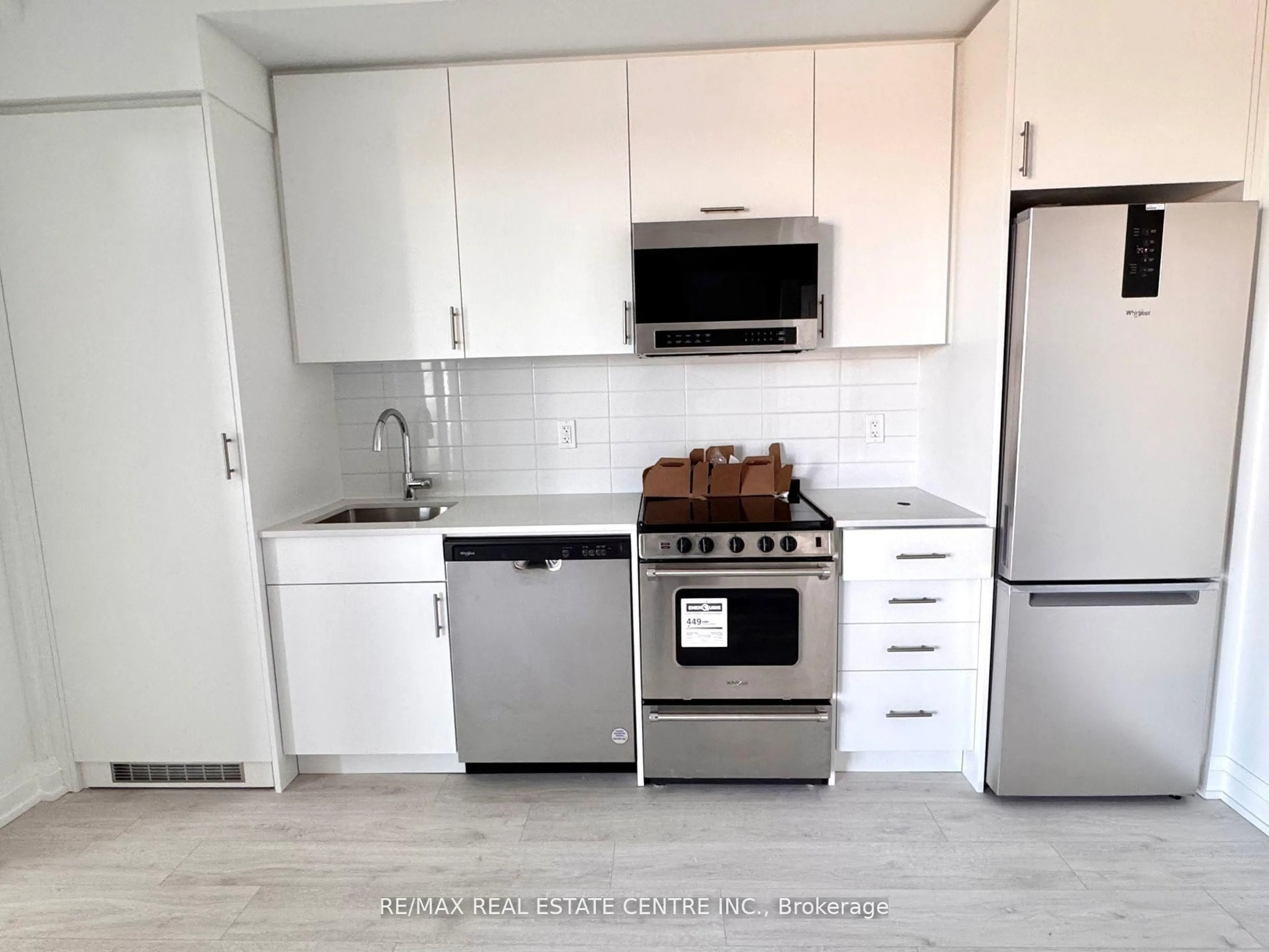Standard kitchen, unknown for 412 Silver Maple Rd #428, Oakville Ontario L6H 7E3