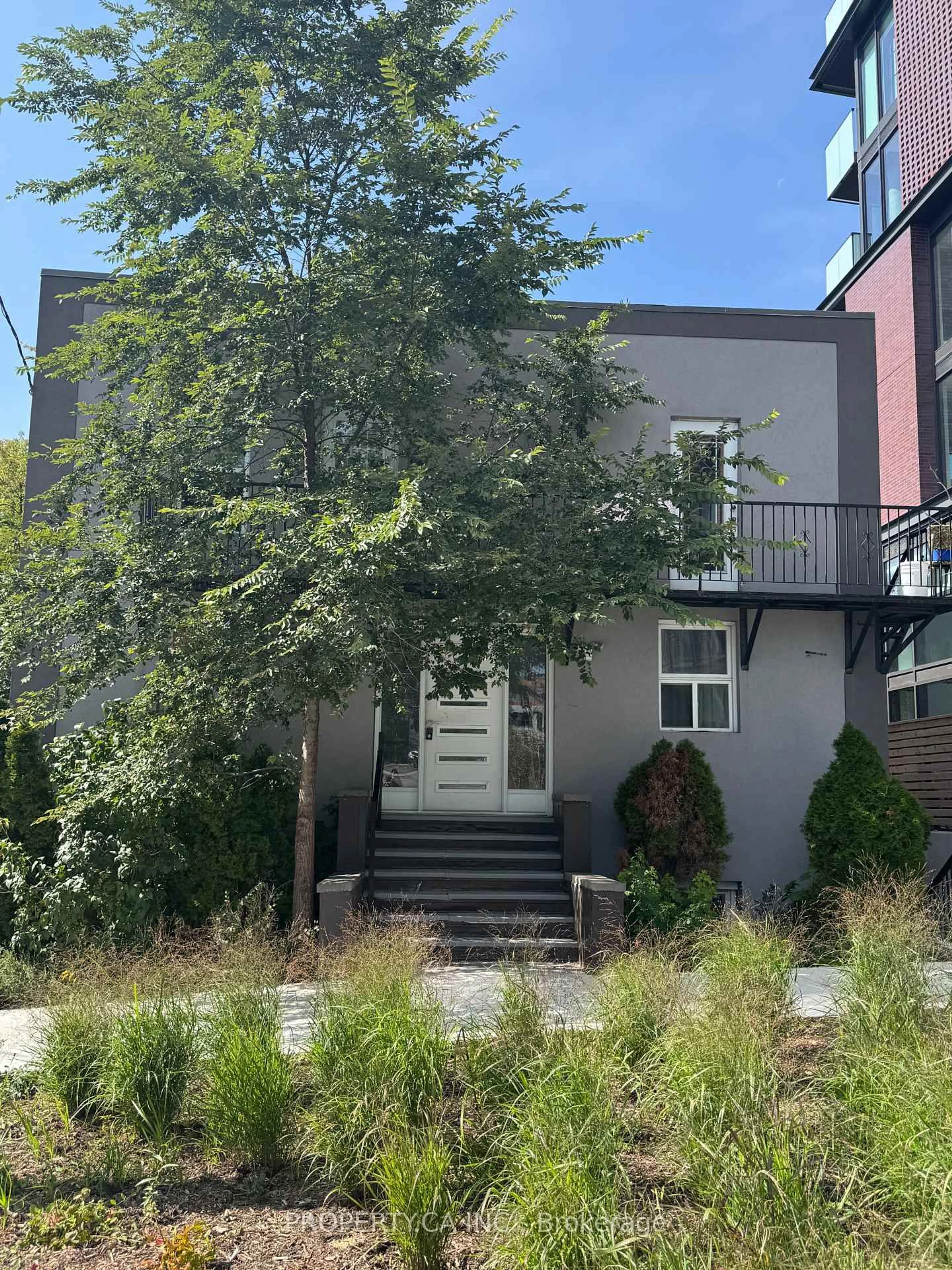 Unknown for 22 Brad St, Toronto Ontario M6P 1N1