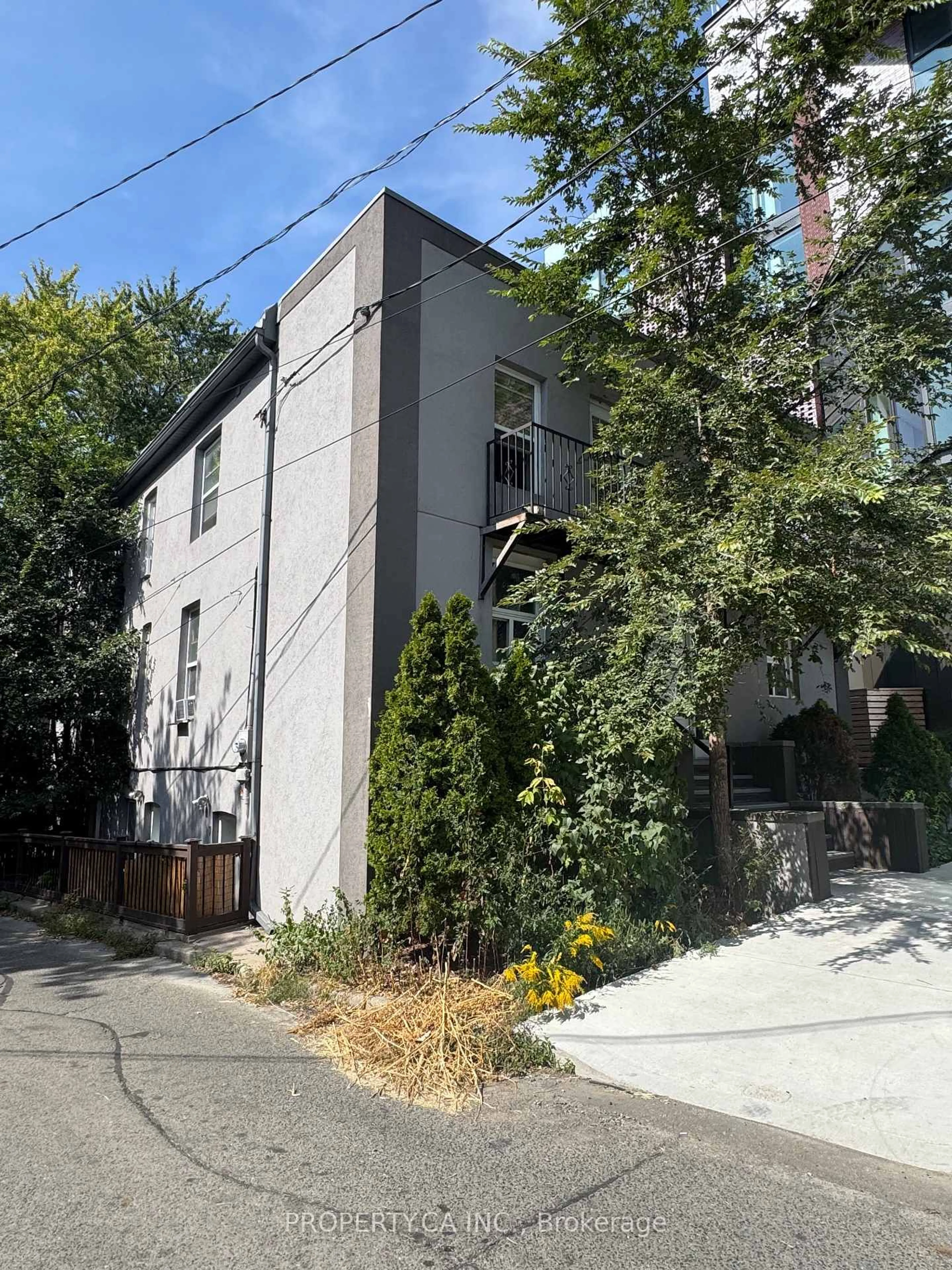 Unknown for 22 Brad St, Toronto Ontario M6P 1N1