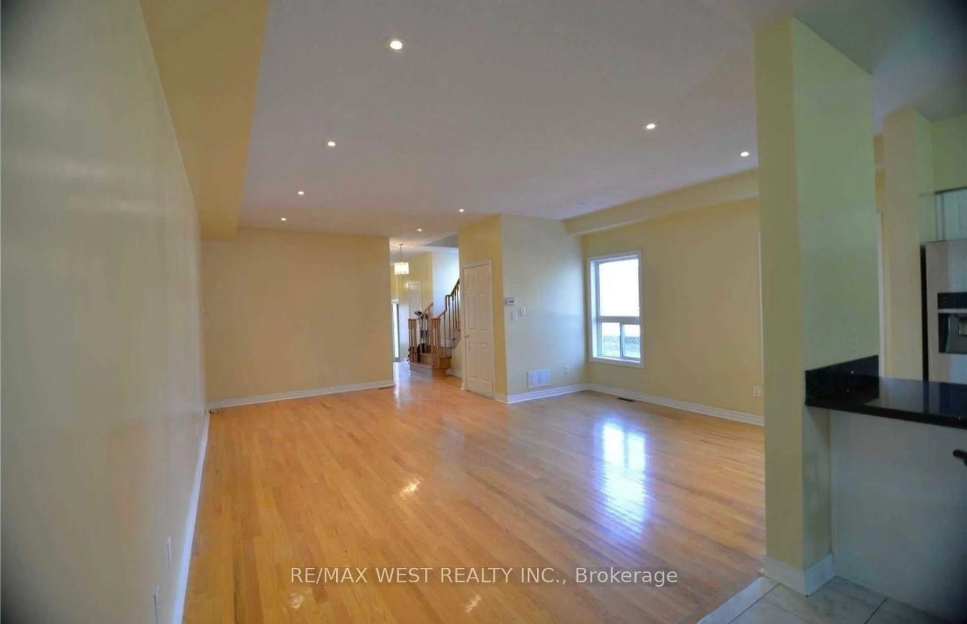 Indoor foyer for 51 Richwood St, Toronto Ontario M9N 3Y8