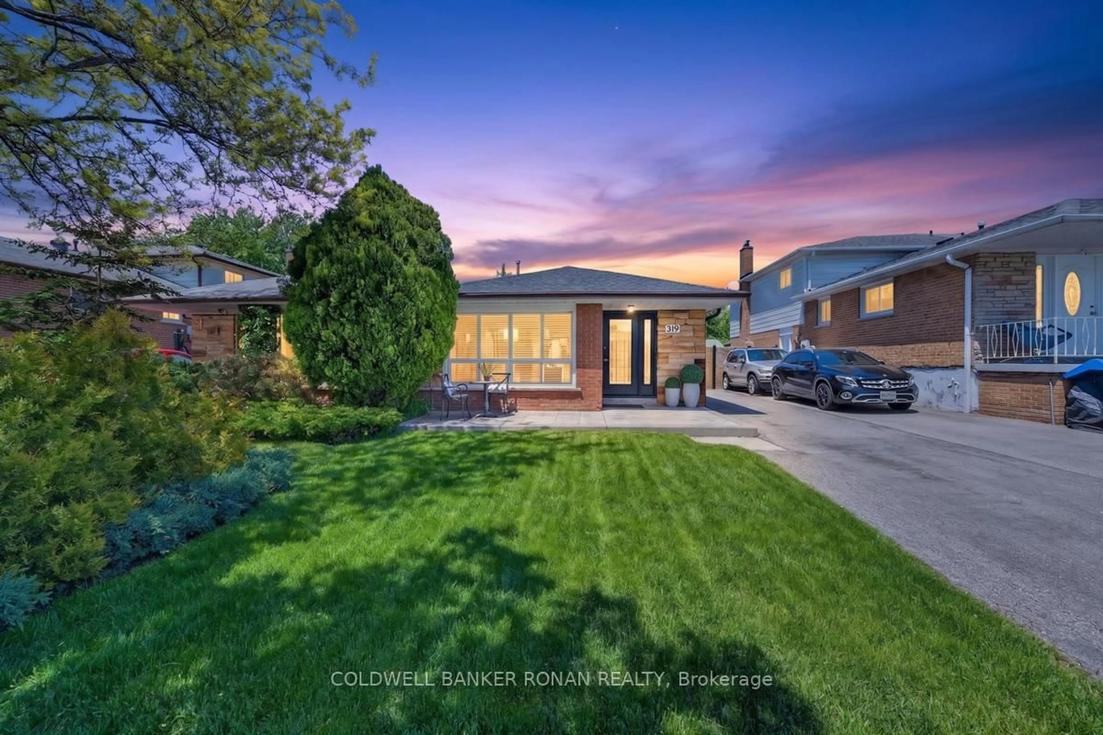 Unknown for 319 Thrace Ave, Mississauga Ontario L5B 2B2
