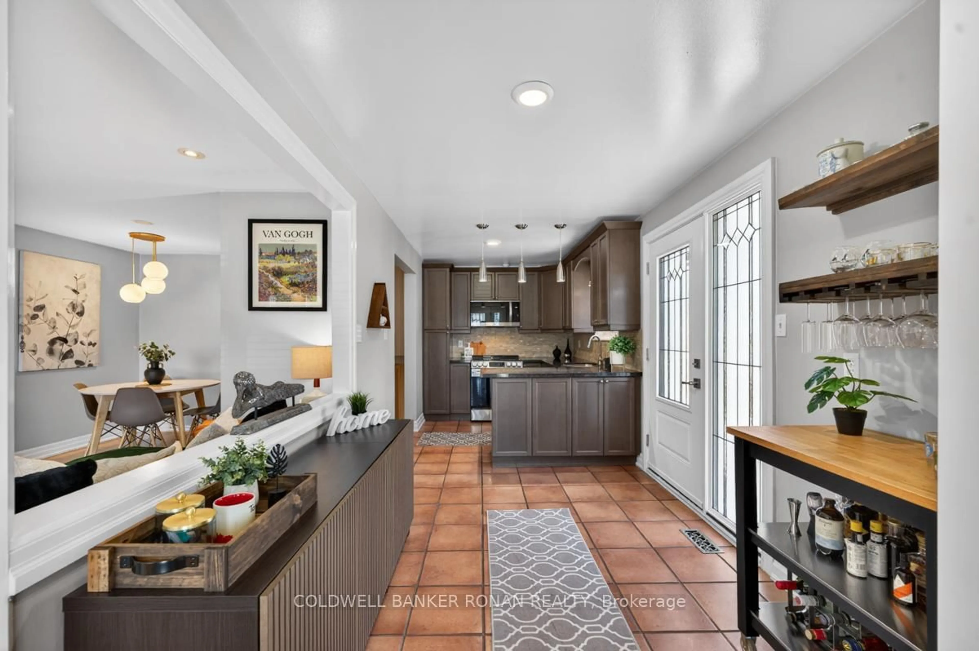 Open concept kitchen, ceramic/tile floor for 319 Thrace Ave, Mississauga Ontario L5B 2B2