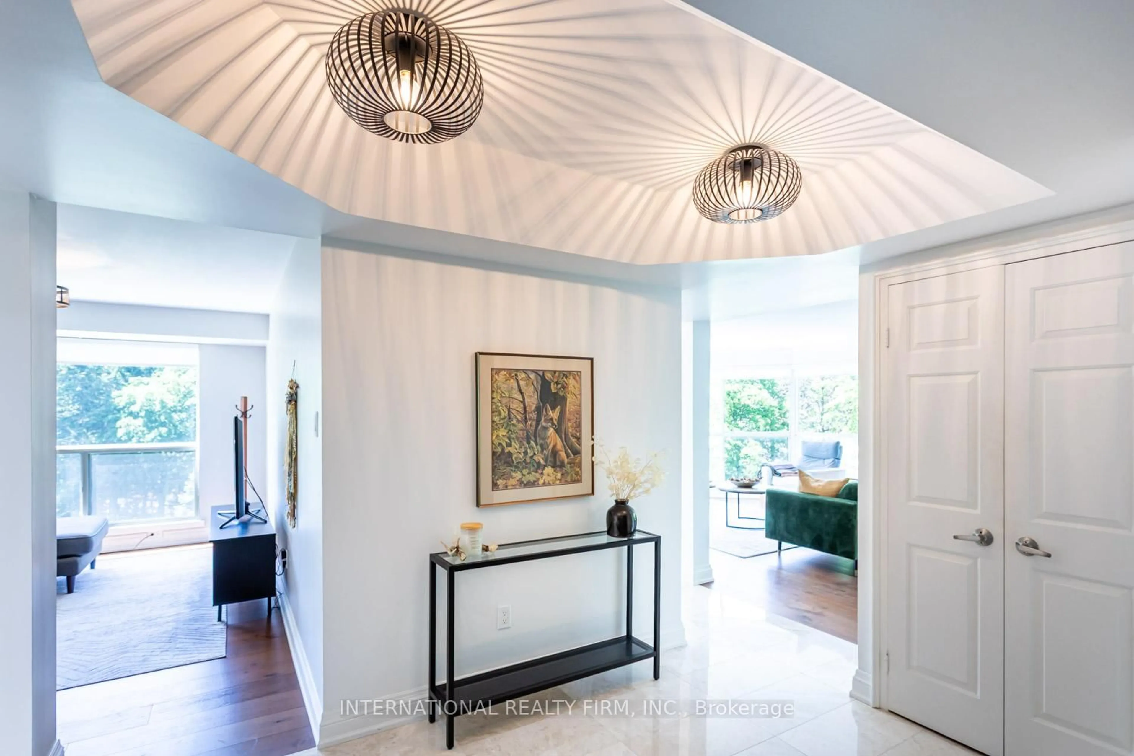 Indoor foyer for 1700 THE COLLEGEWAY #303, Mississauga Ontario L5L 4M2