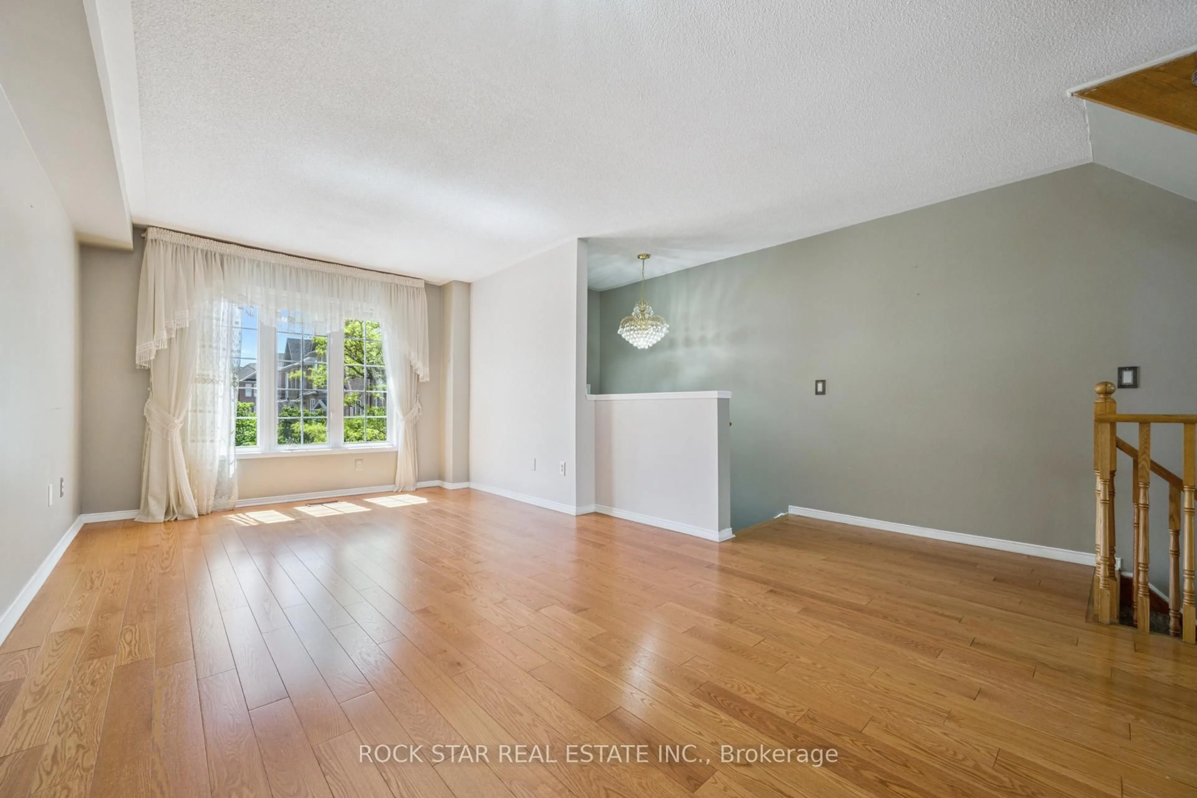 Unknown for 5055 Heatherleigh Ave #32, Mississauga Ontario L5V 2R6