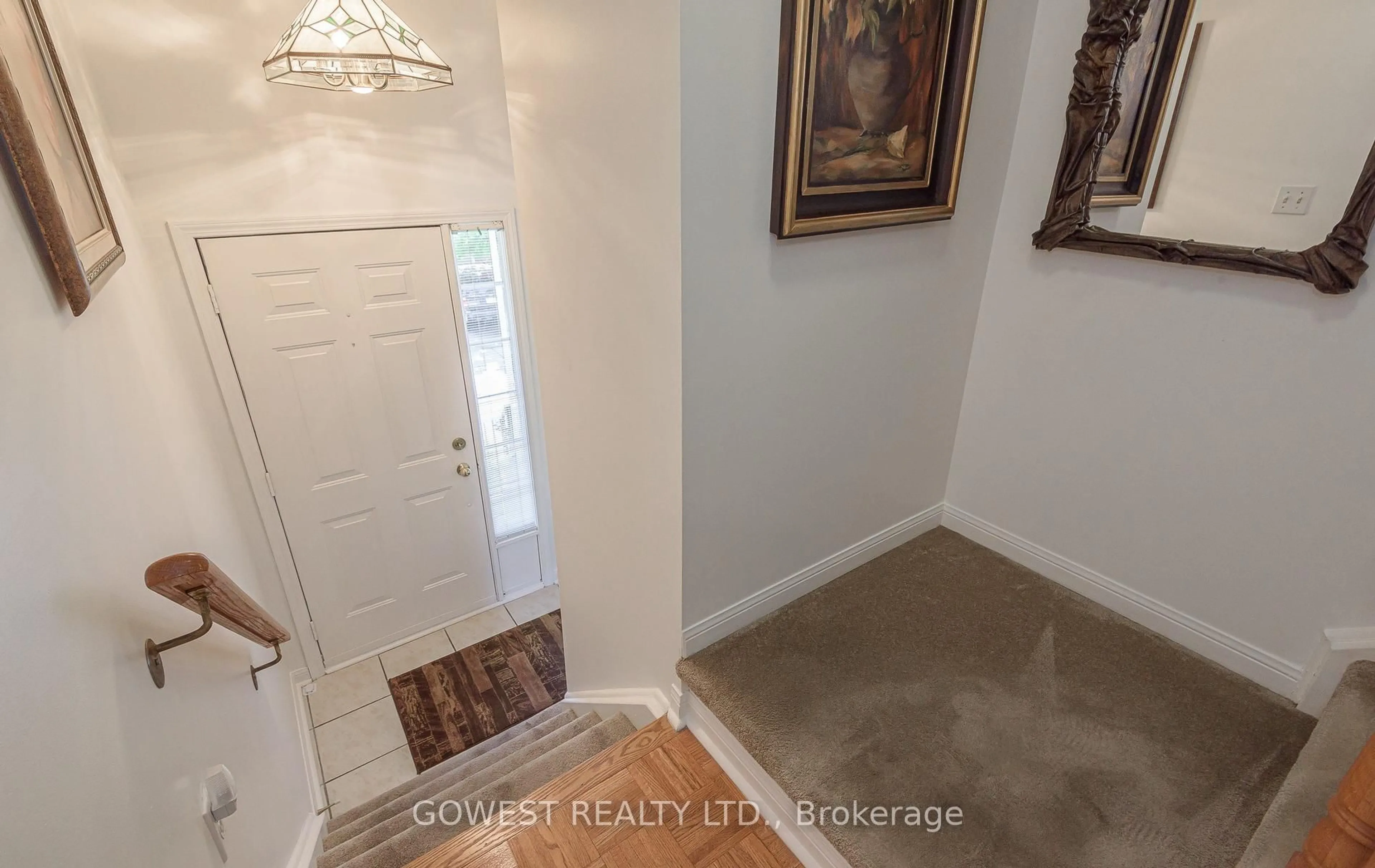 Indoor entryway for 80 Acorn Pl #14, Mississauga Ontario L4Z 4C9