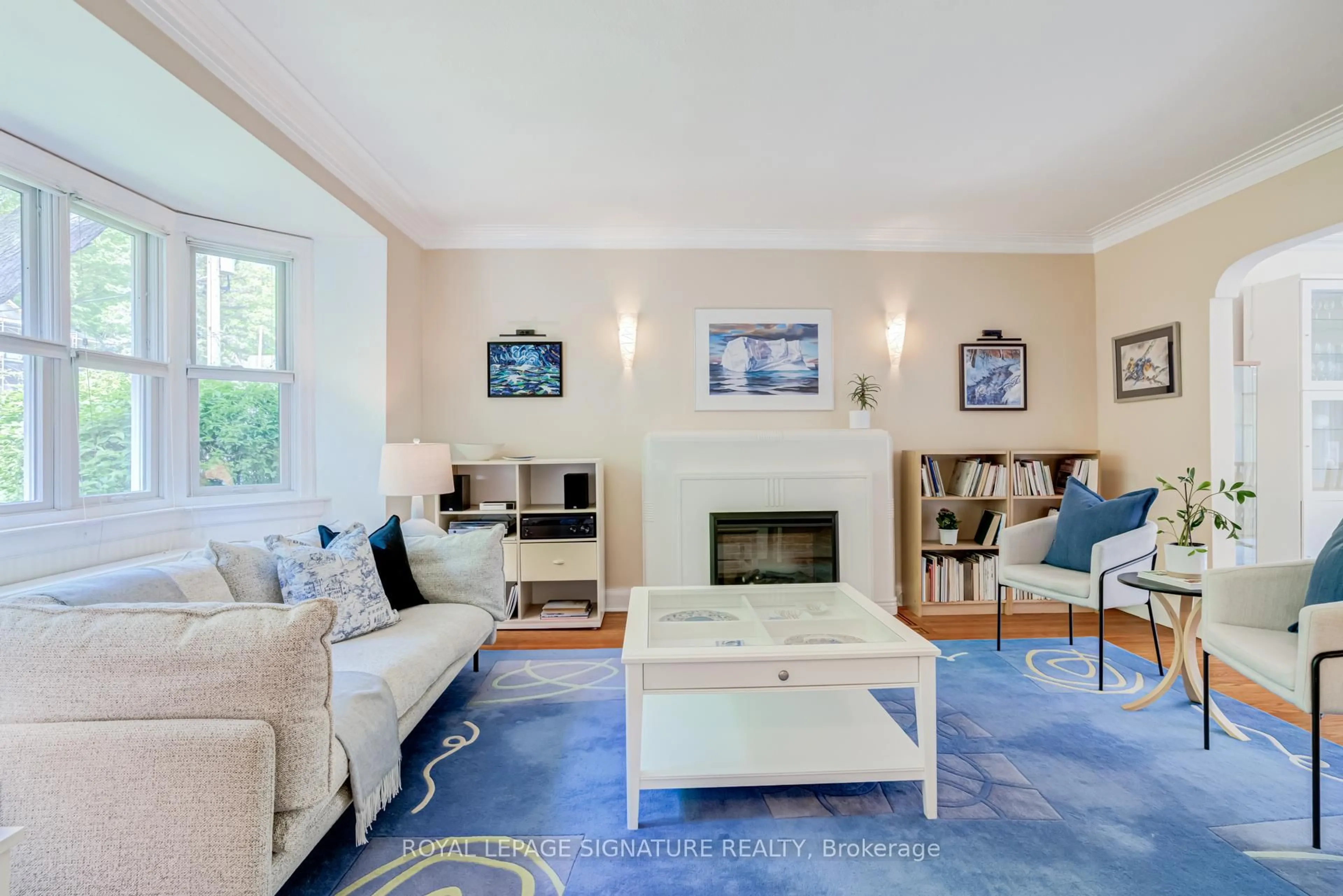 Living room with furniture, unknown for 123 South Kingsway, Toronto Ontario M6S 3T5