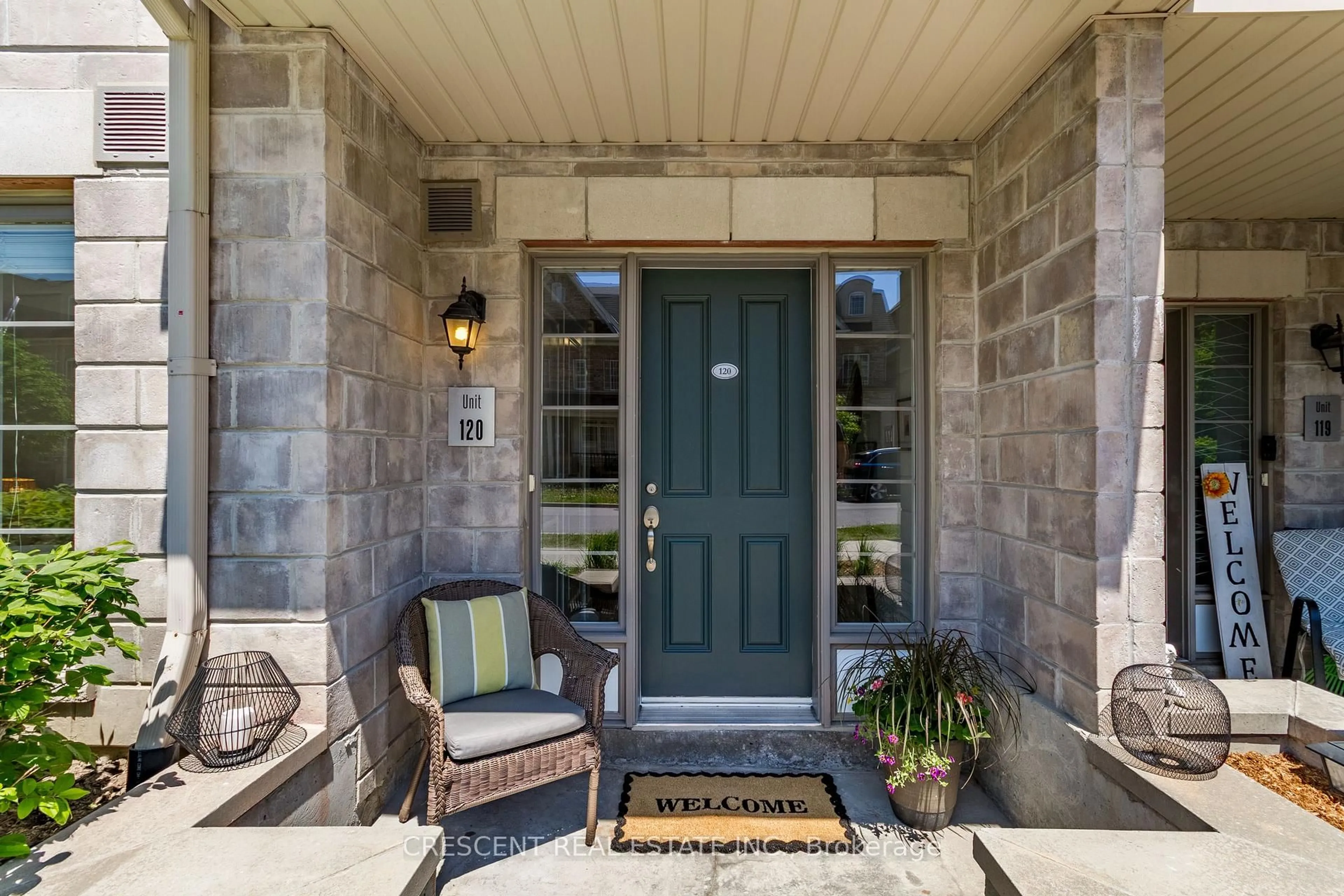 Indoor entryway for 80 Parrotta Dr #120, Toronto Ontario M9M 0E6
