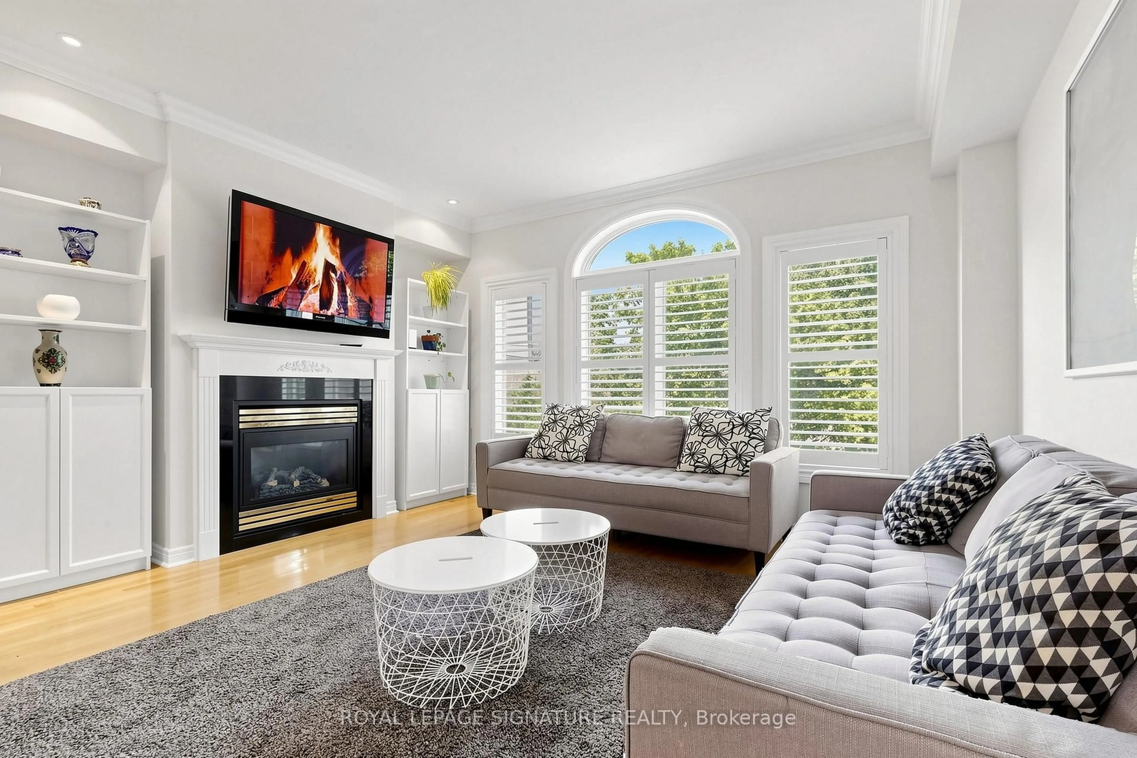Living room with furniture, unknown for 55 San Remo Terr, Toronto Ontario M8Z 6C6